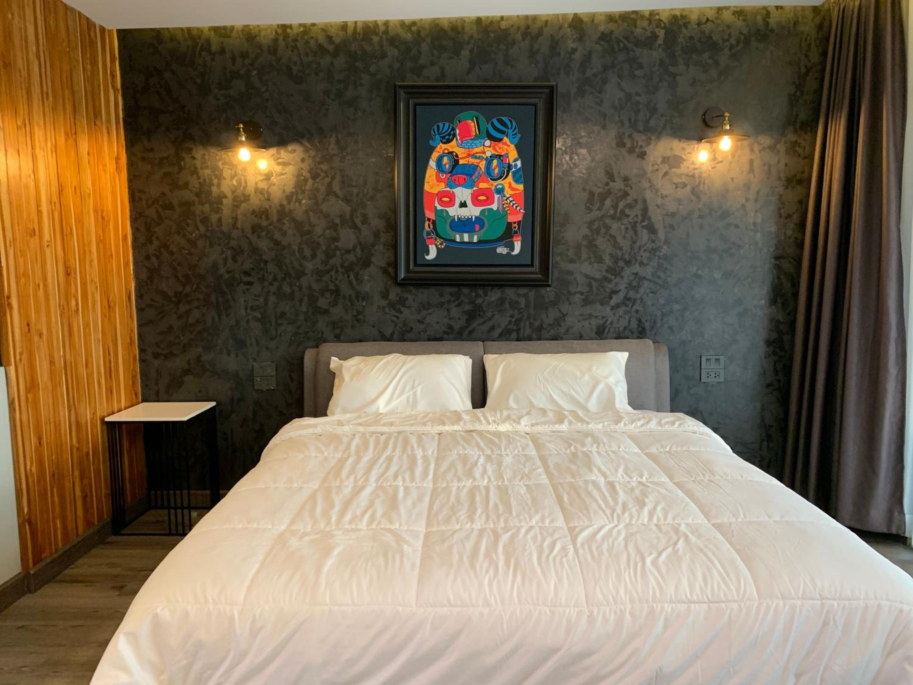 Deluxe King Room - Photo 19