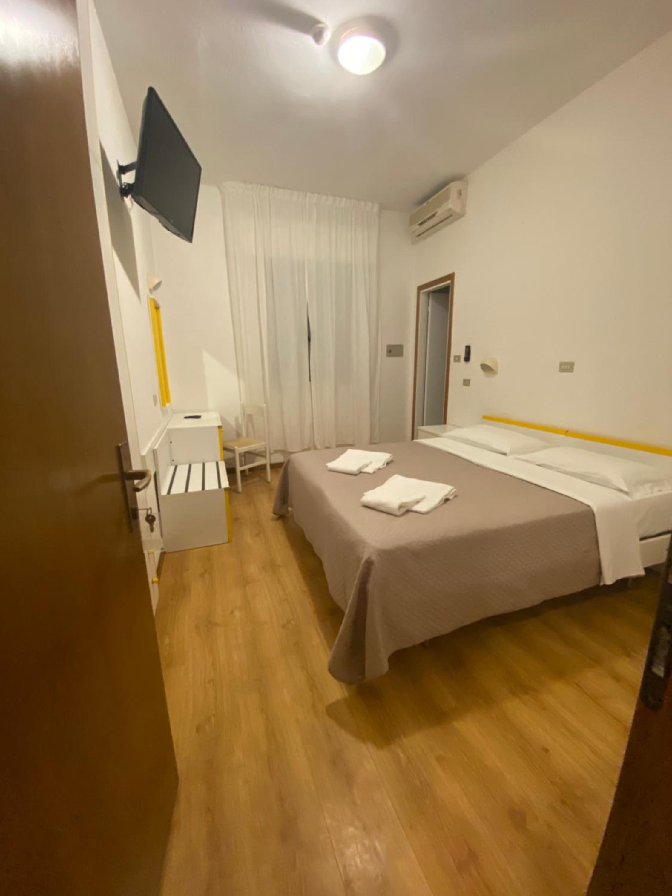 Economy Double or Twin Room photo 1