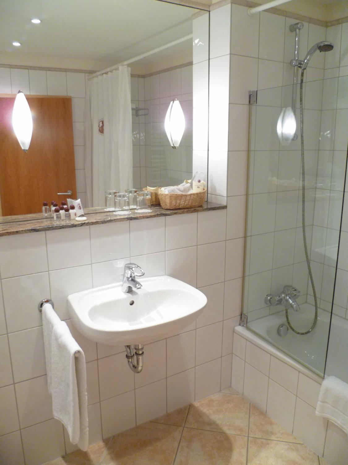 Double or Twin Room - Photo 2