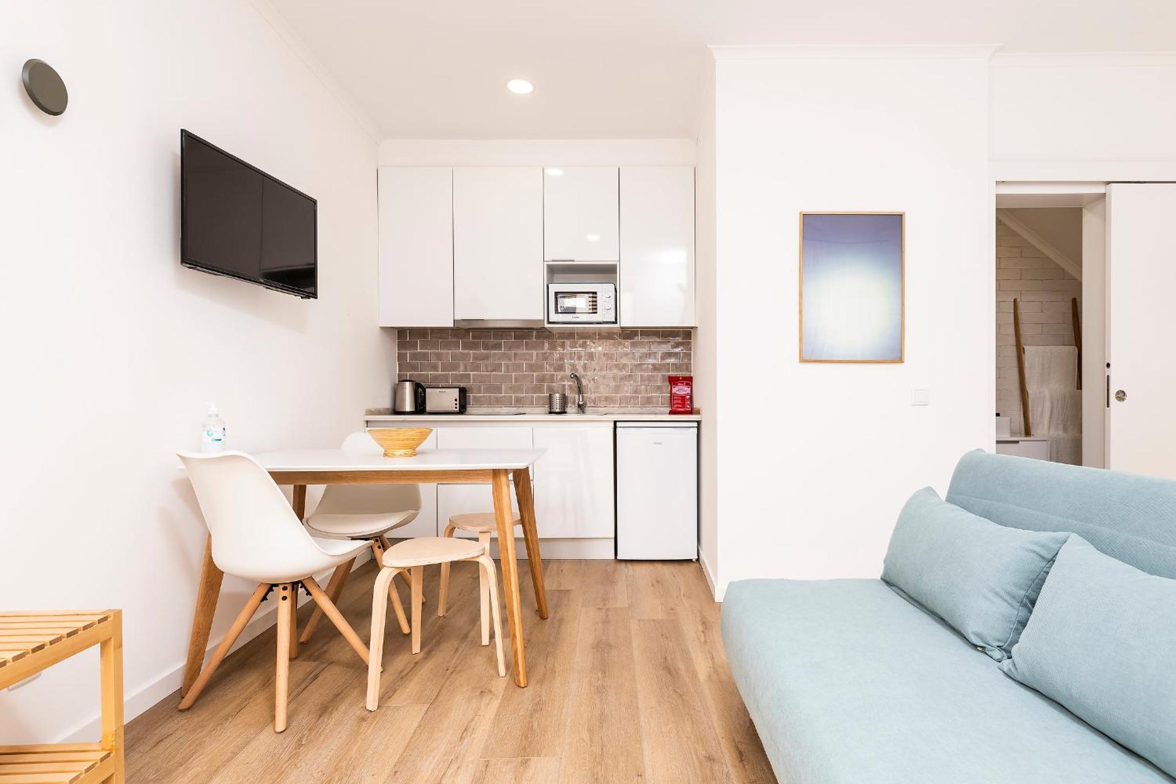 Studio Apartment - Photo 7