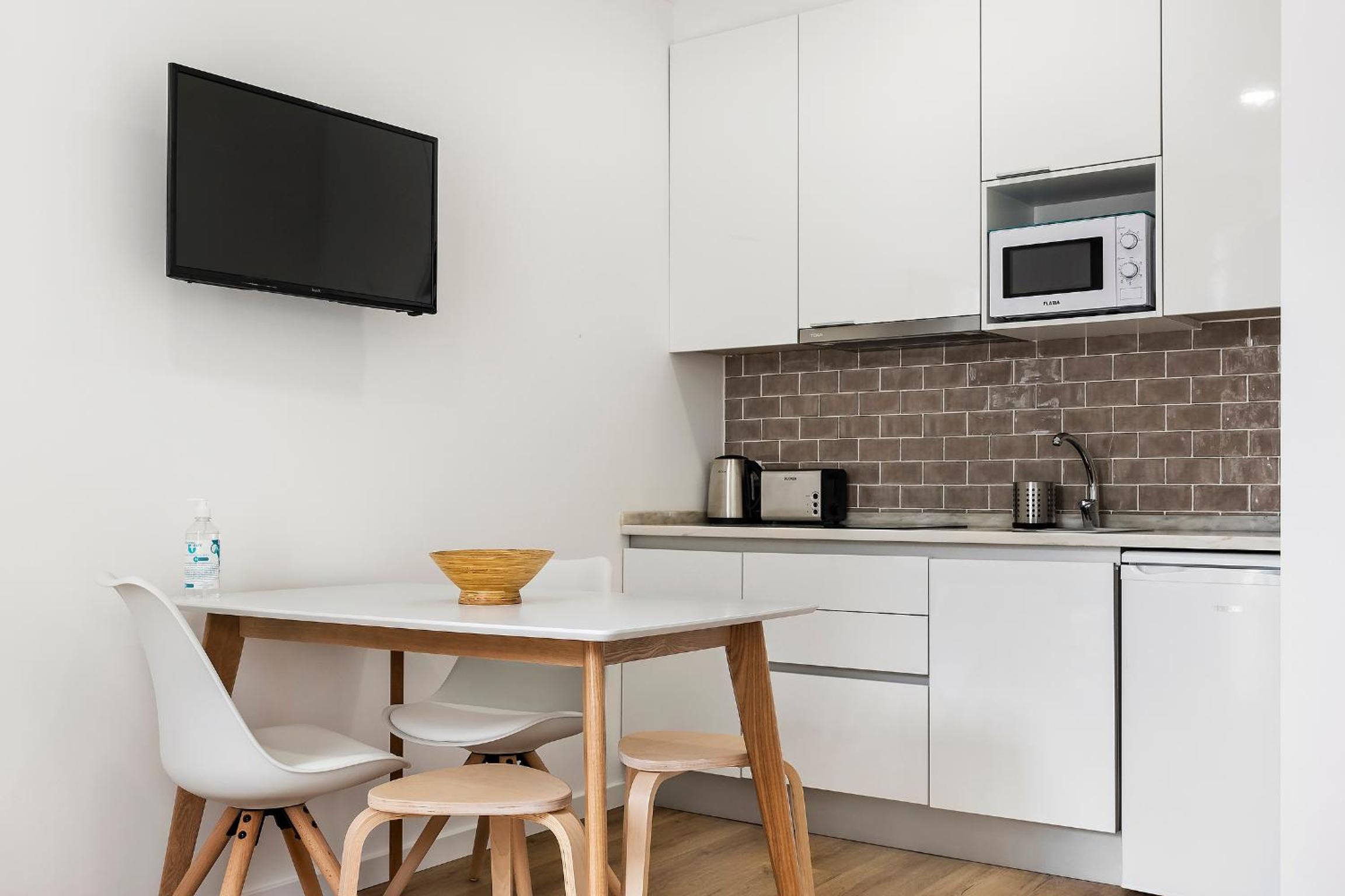 Studio Apartment - Photo 10