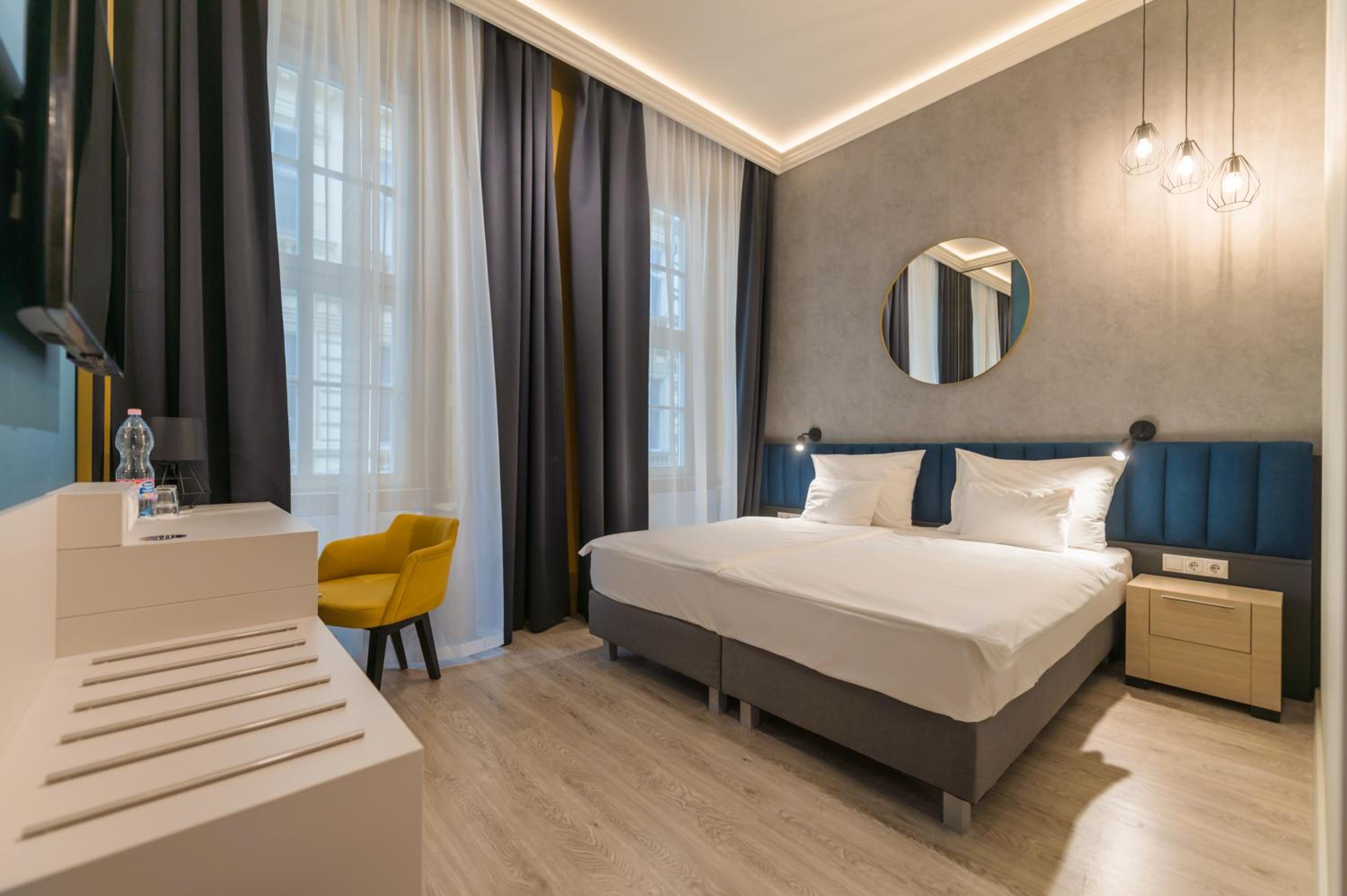 Deluxe Double or Twin Room - Photo 11