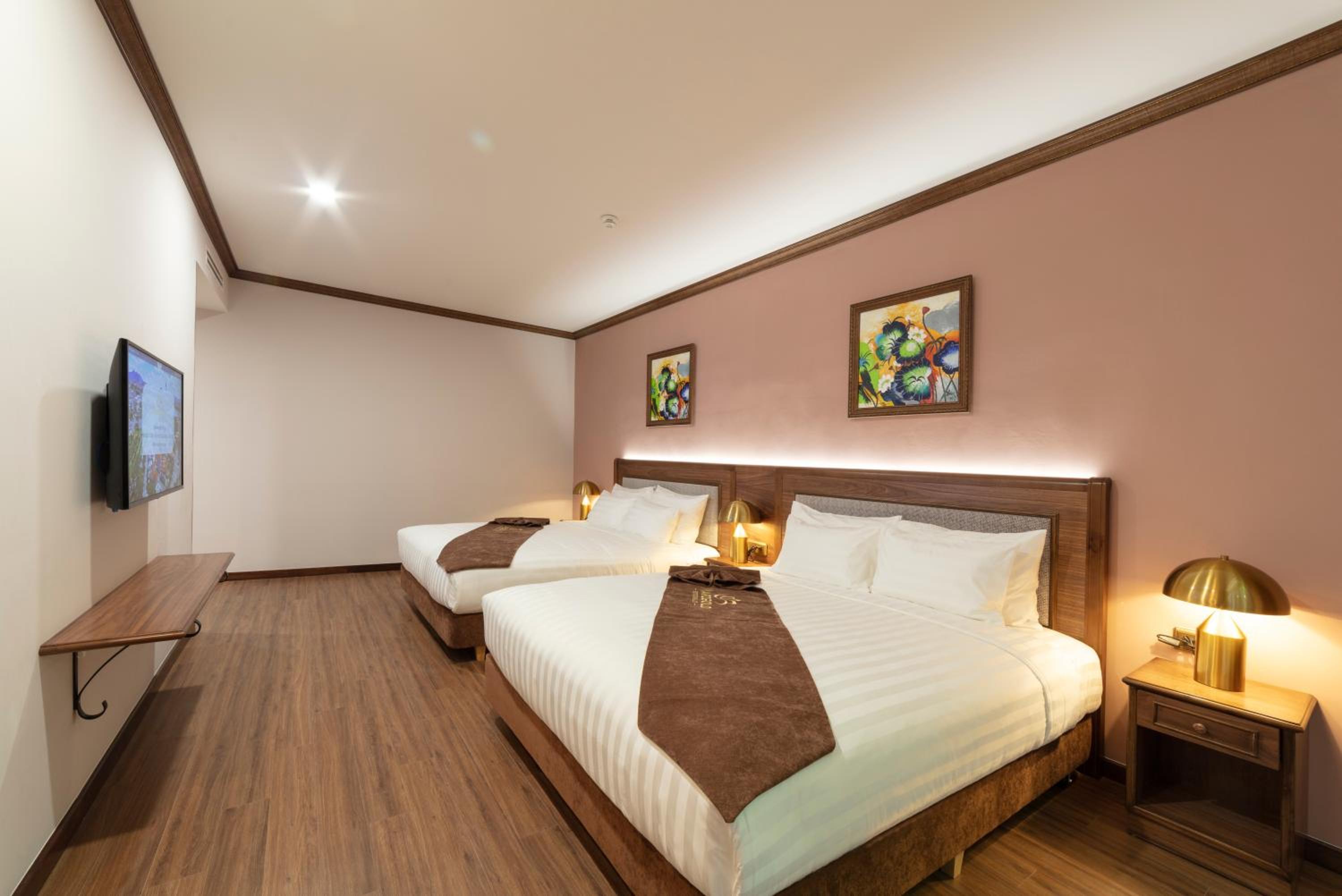 Deluxe Family Room - Photo 3