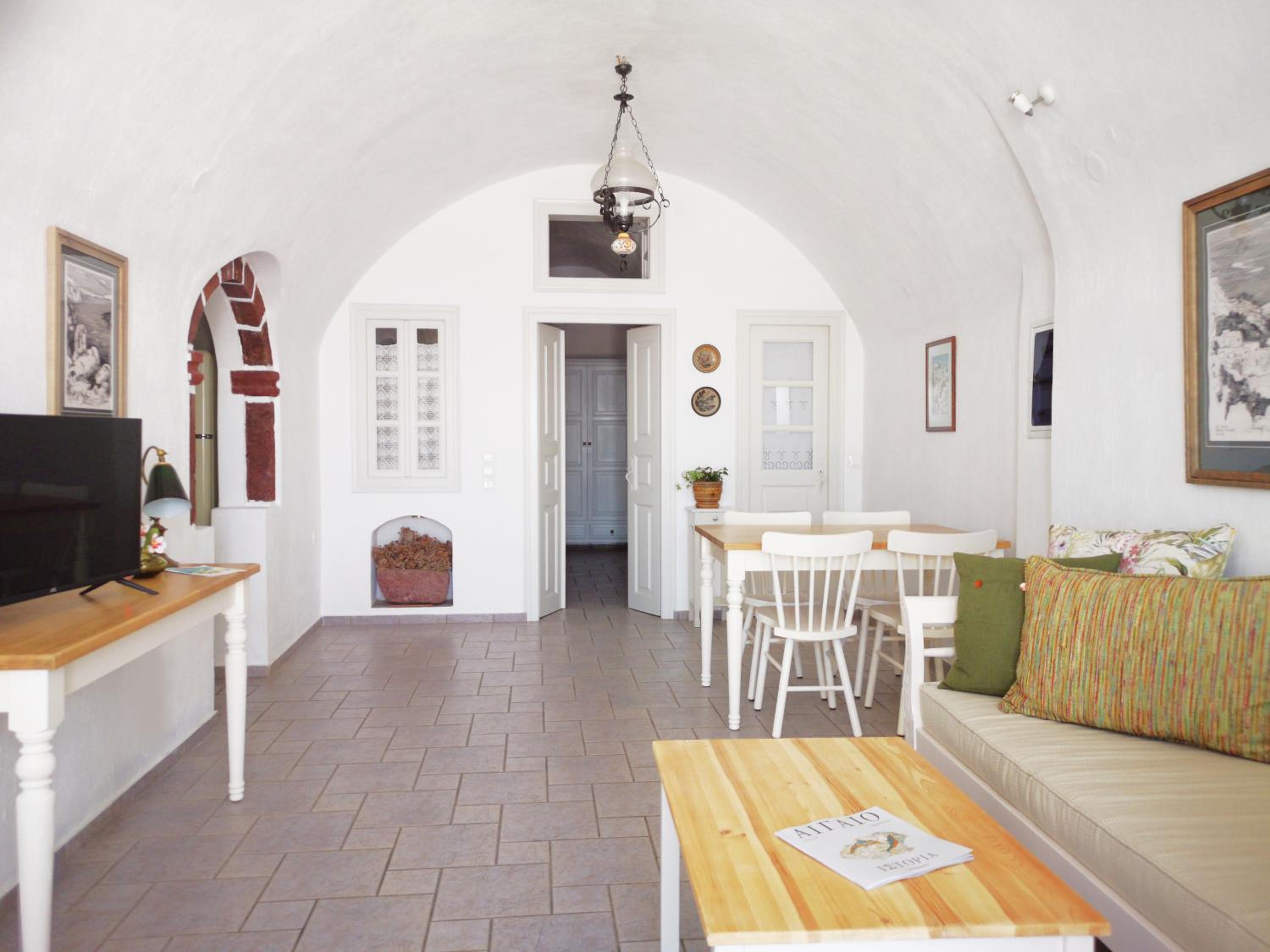 Traditional Two-Bedroom Suite with Plunge Pool - Photo 2