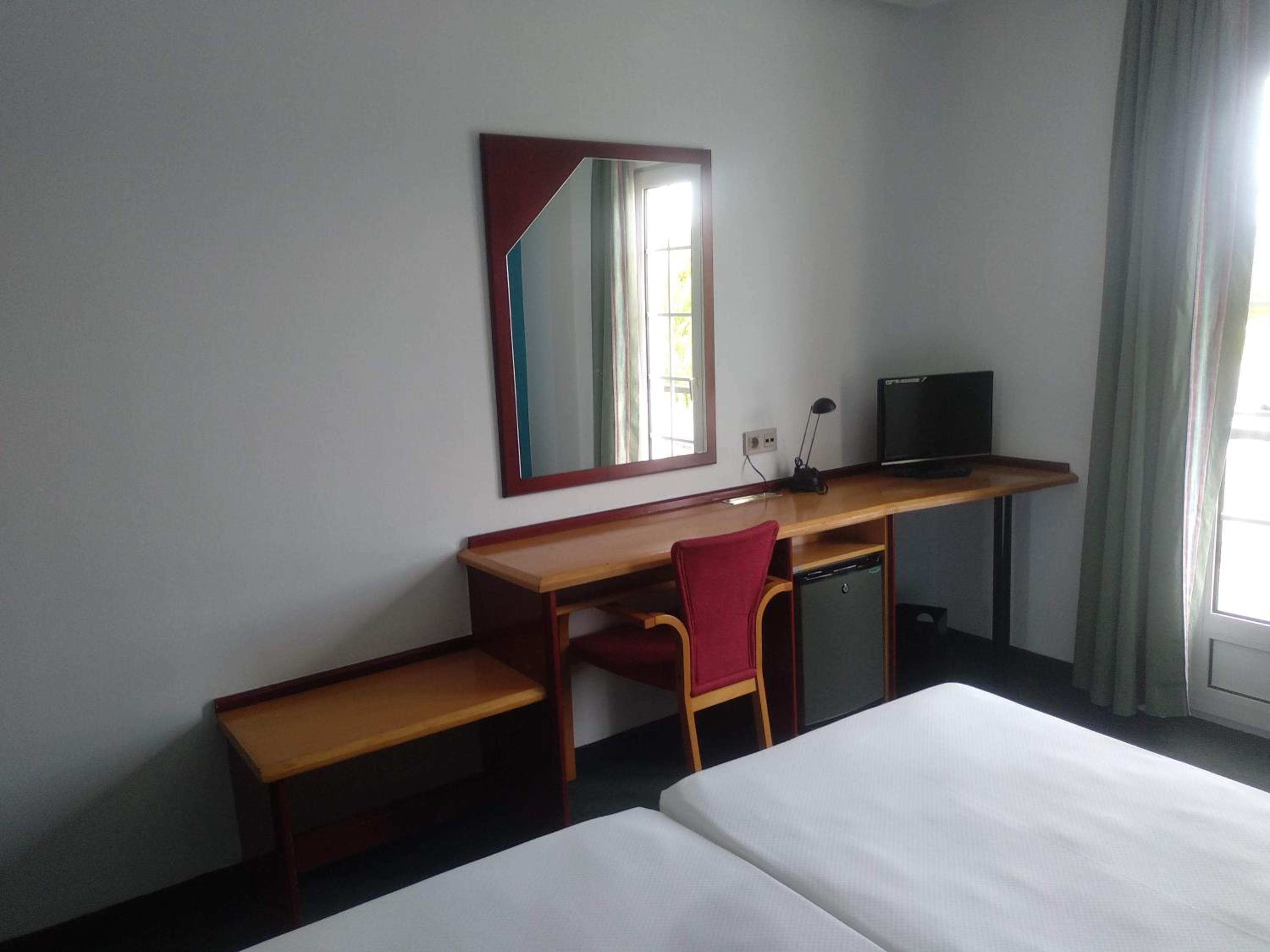 Superior Twin Room - Photo 4
