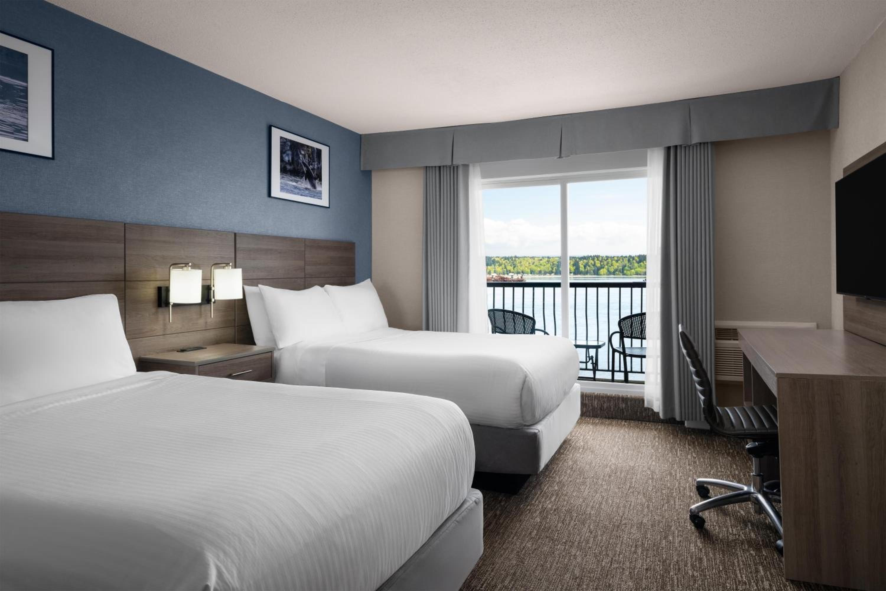 Family King Suite with Two Double Beds and Balcony - Non-Smoking