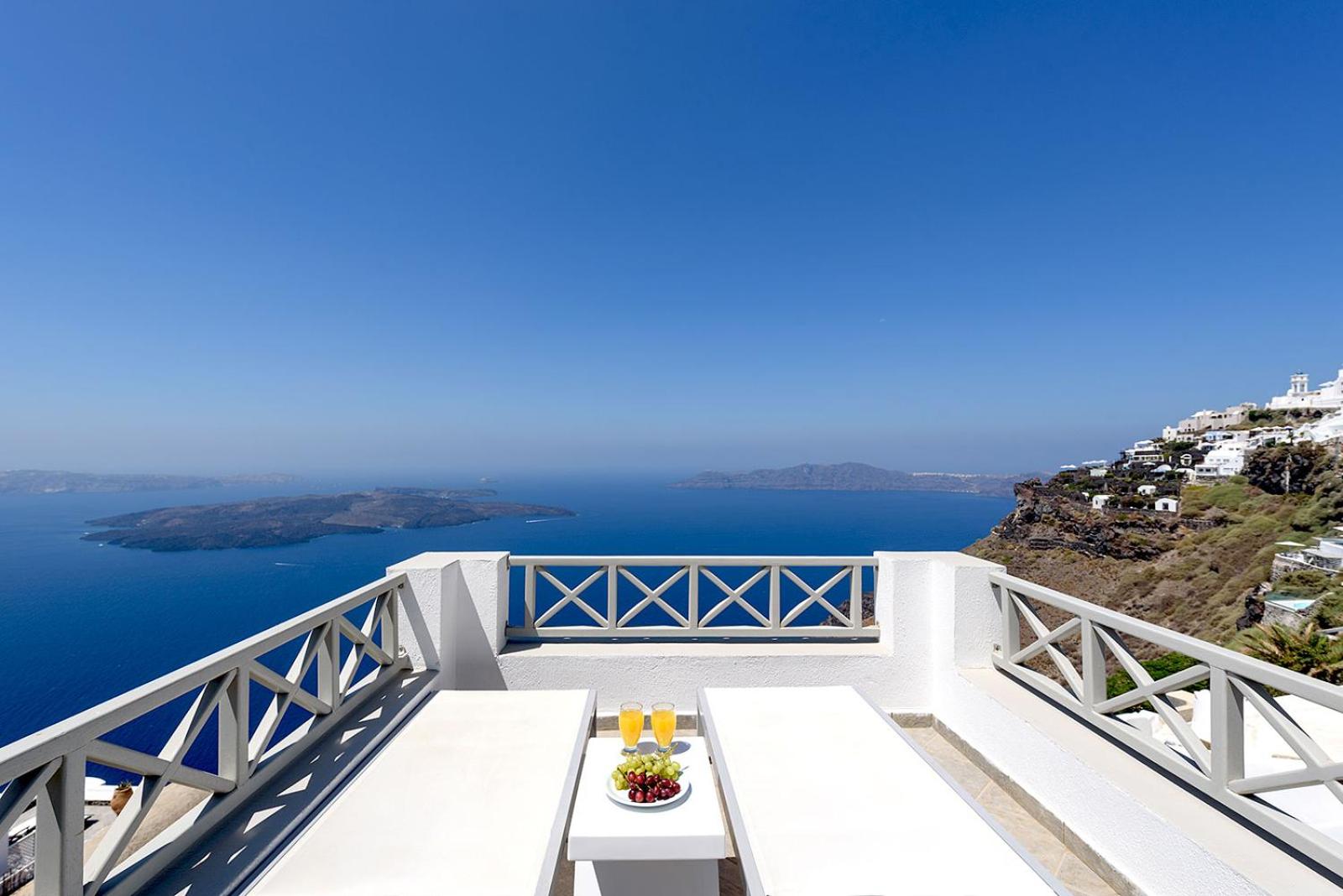 Master Cave Villa with Outdoor Hot Tub - Photo 5