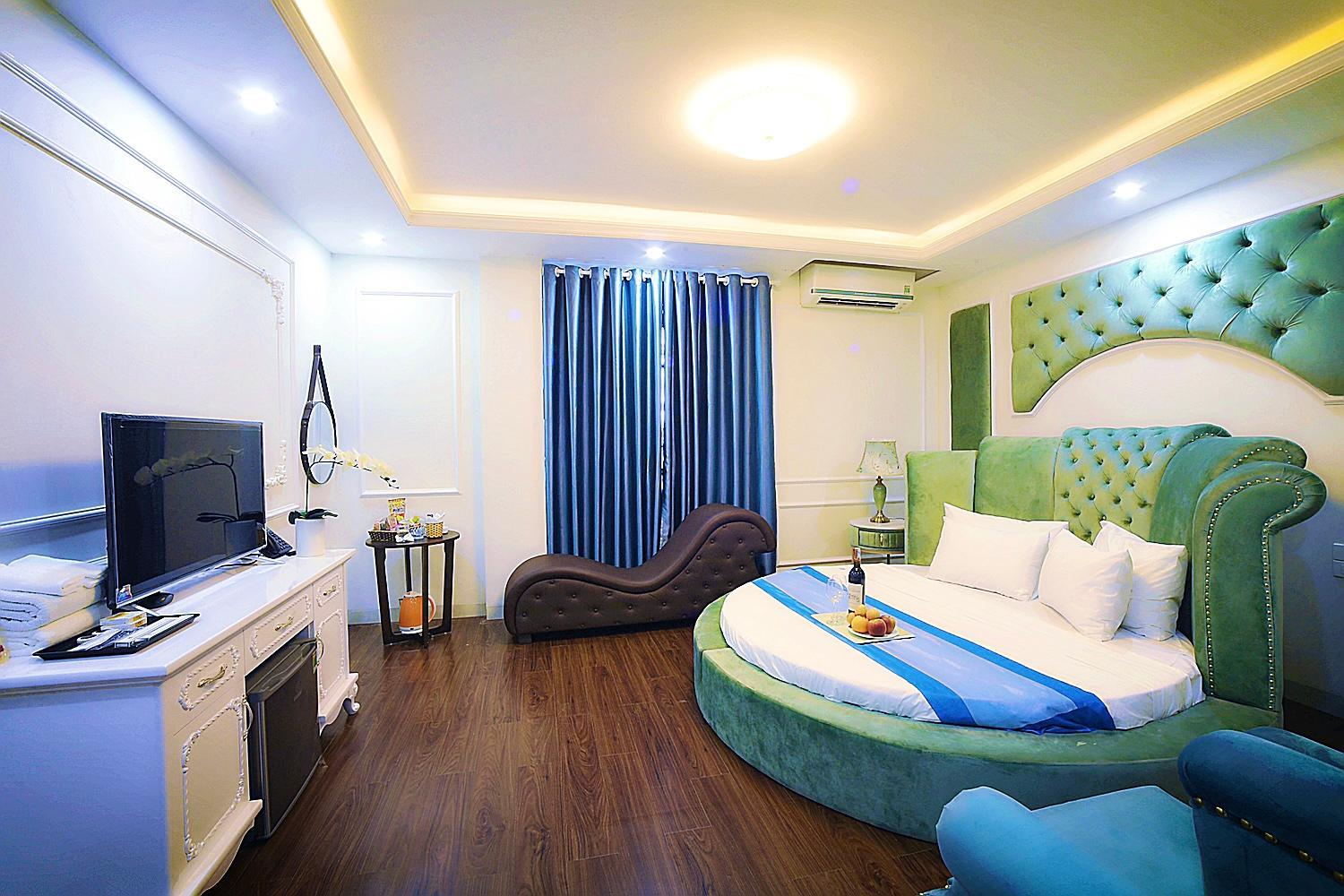 Deluxe King Suite - Photo 4