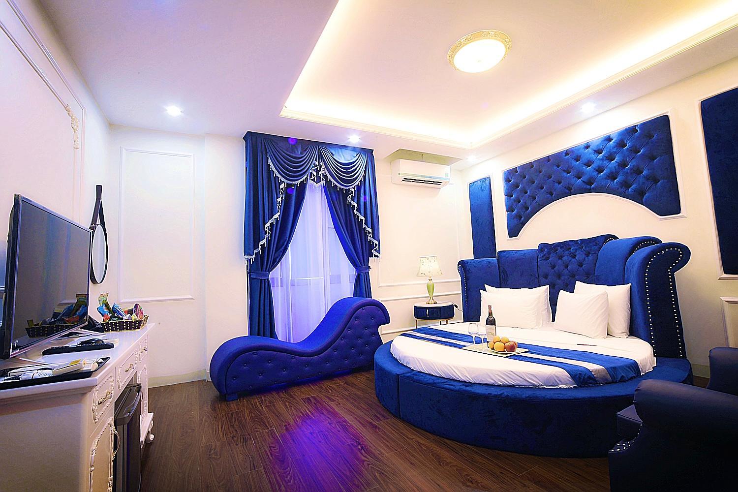 Deluxe King Suite - Photo 5