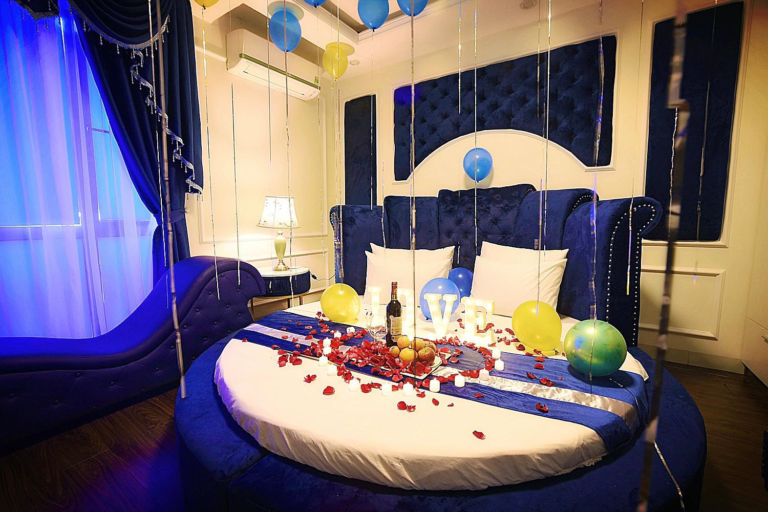 Deluxe King Suite - Photo 7