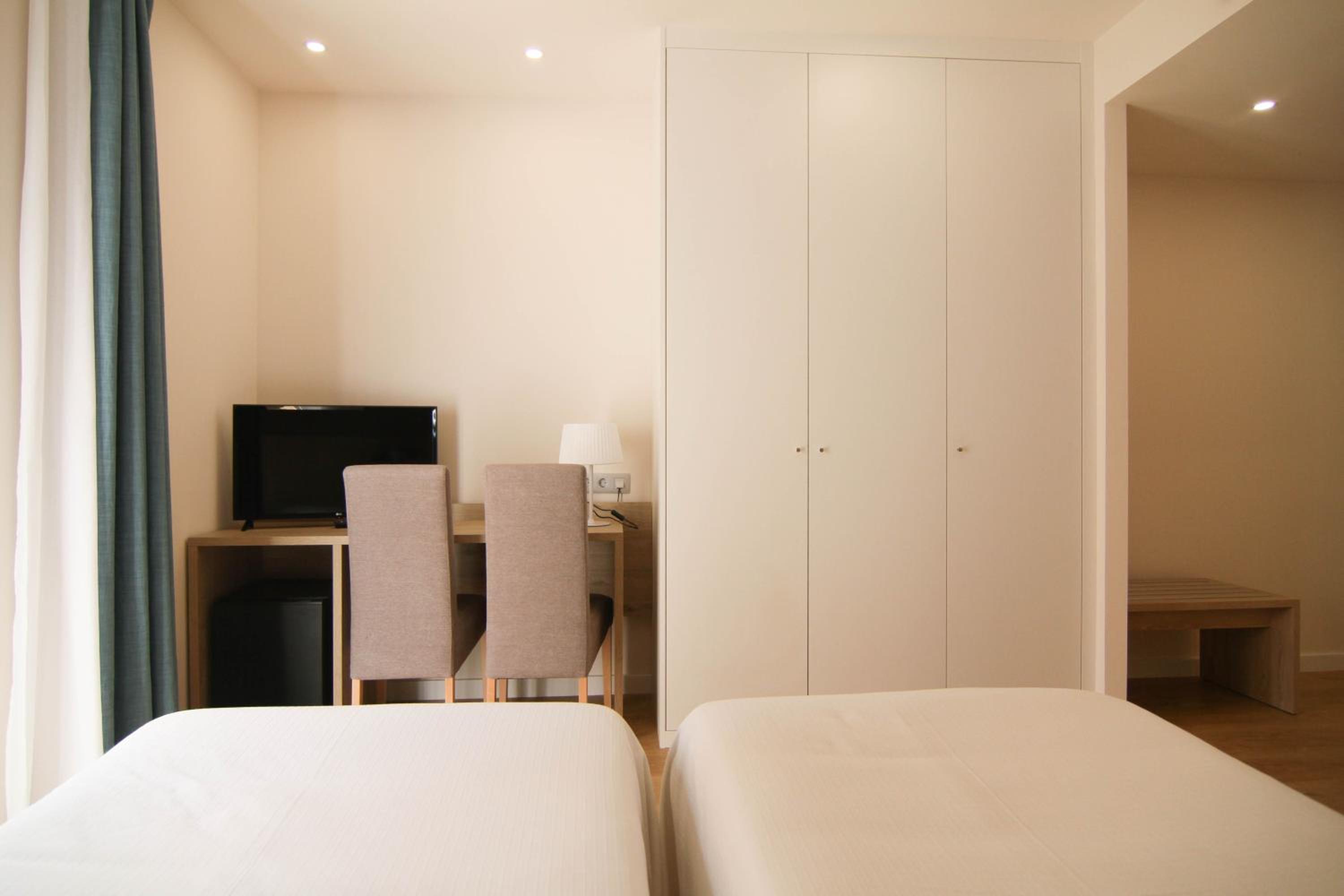 Superior Double or Twin Room - Photo 4