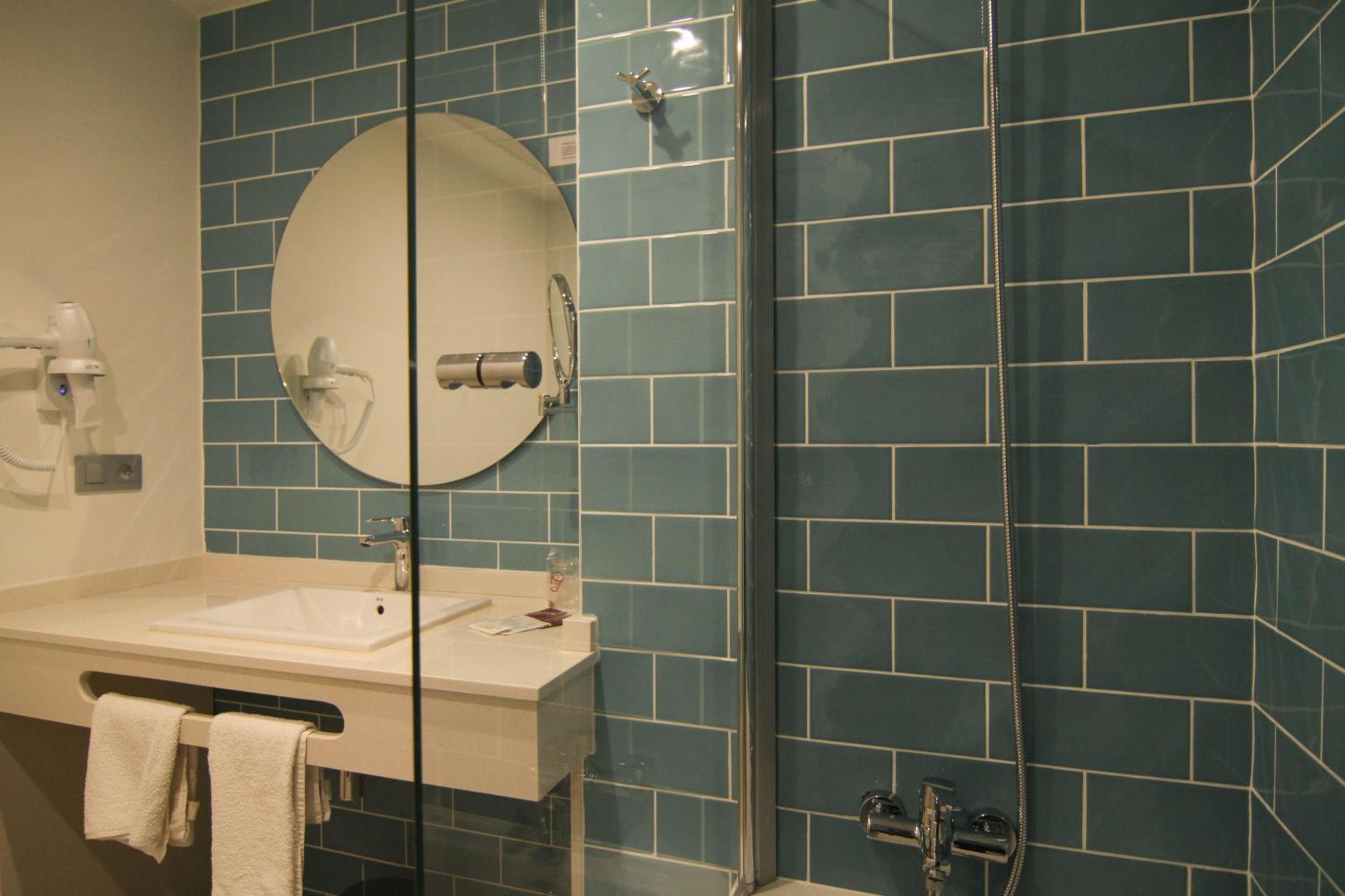 Superior Double or Twin Room - Photo 8
