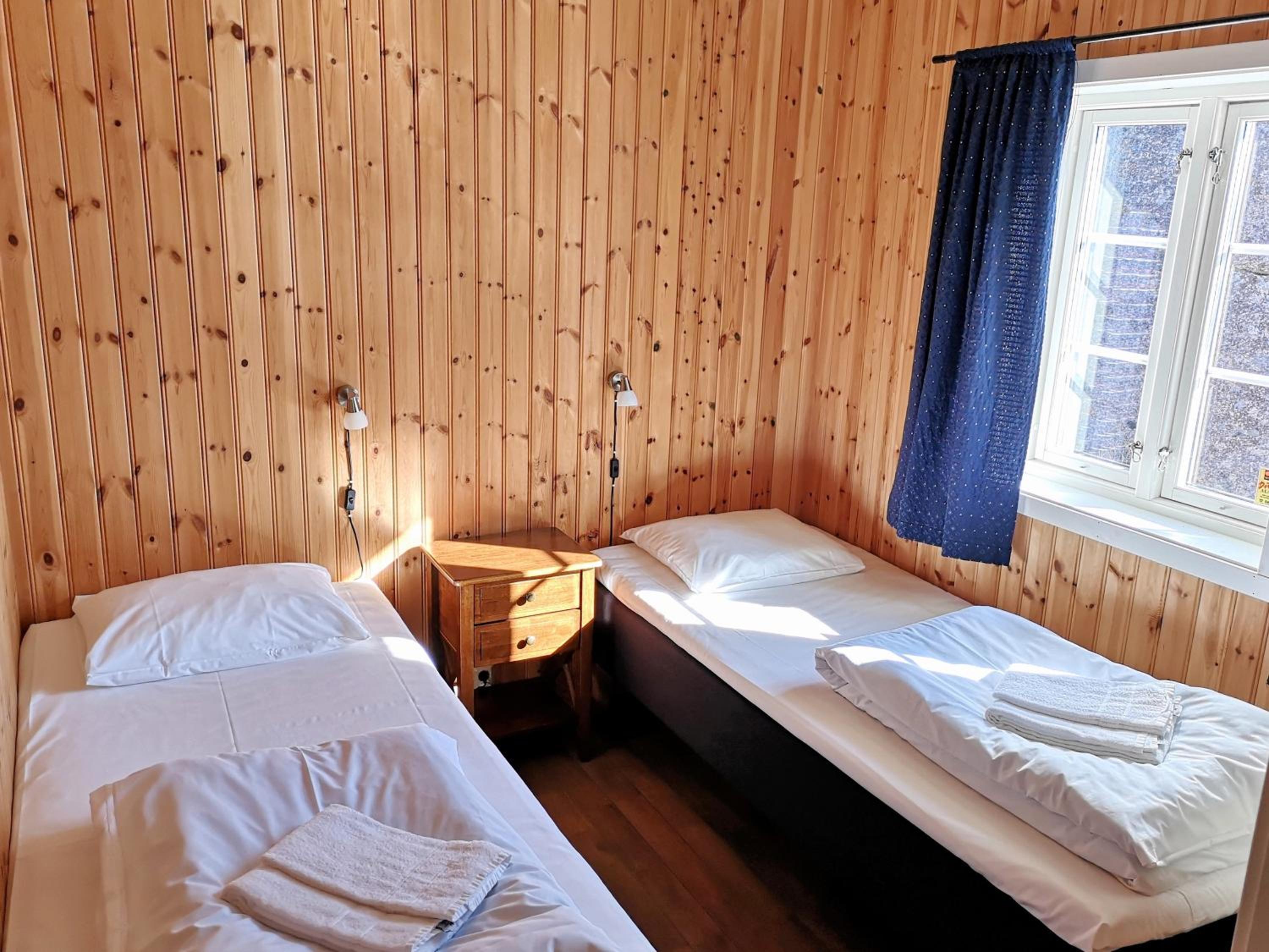 Two-Bedroom House - Photo 4
