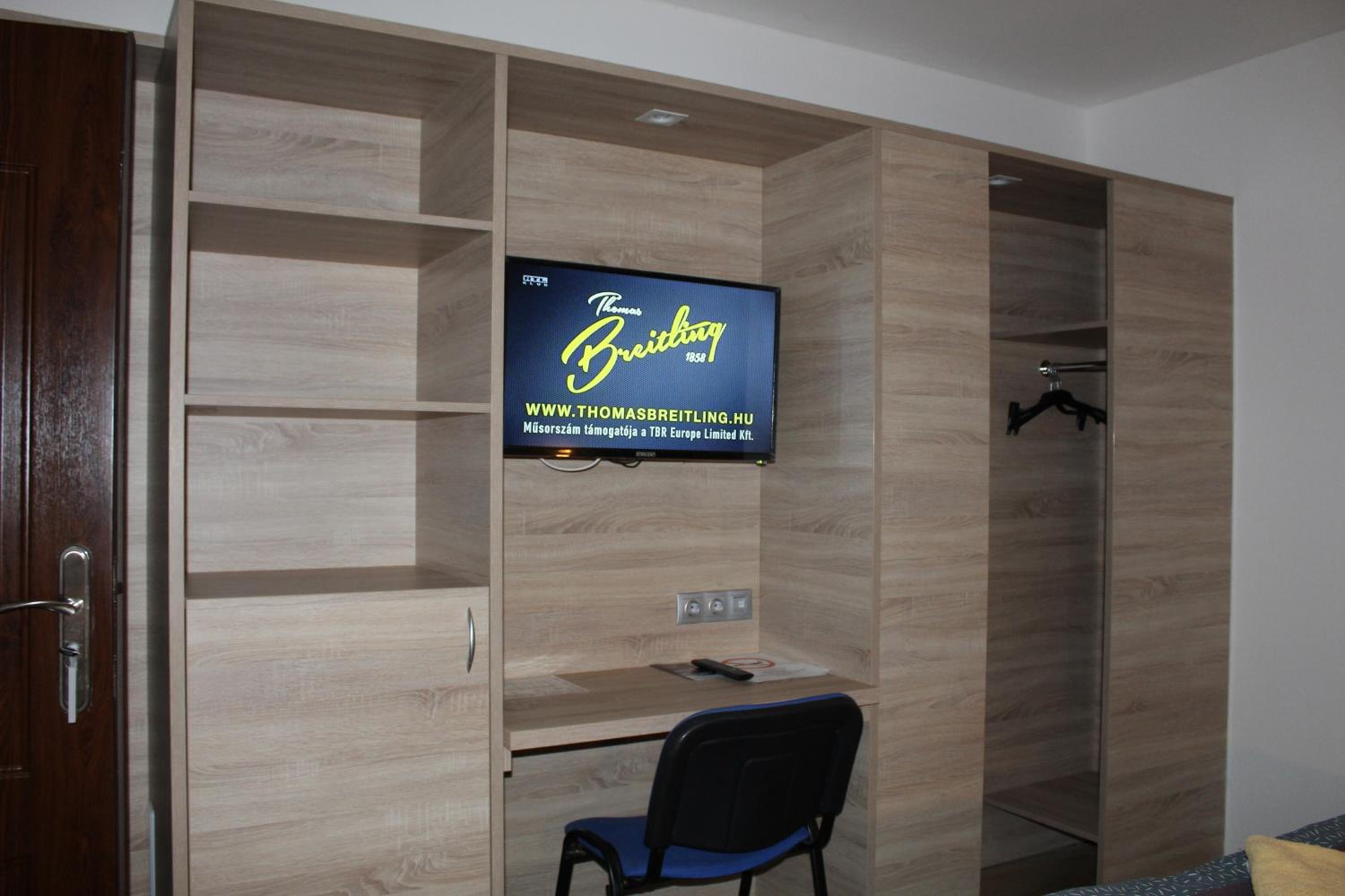 Double or Twin Room photo 2