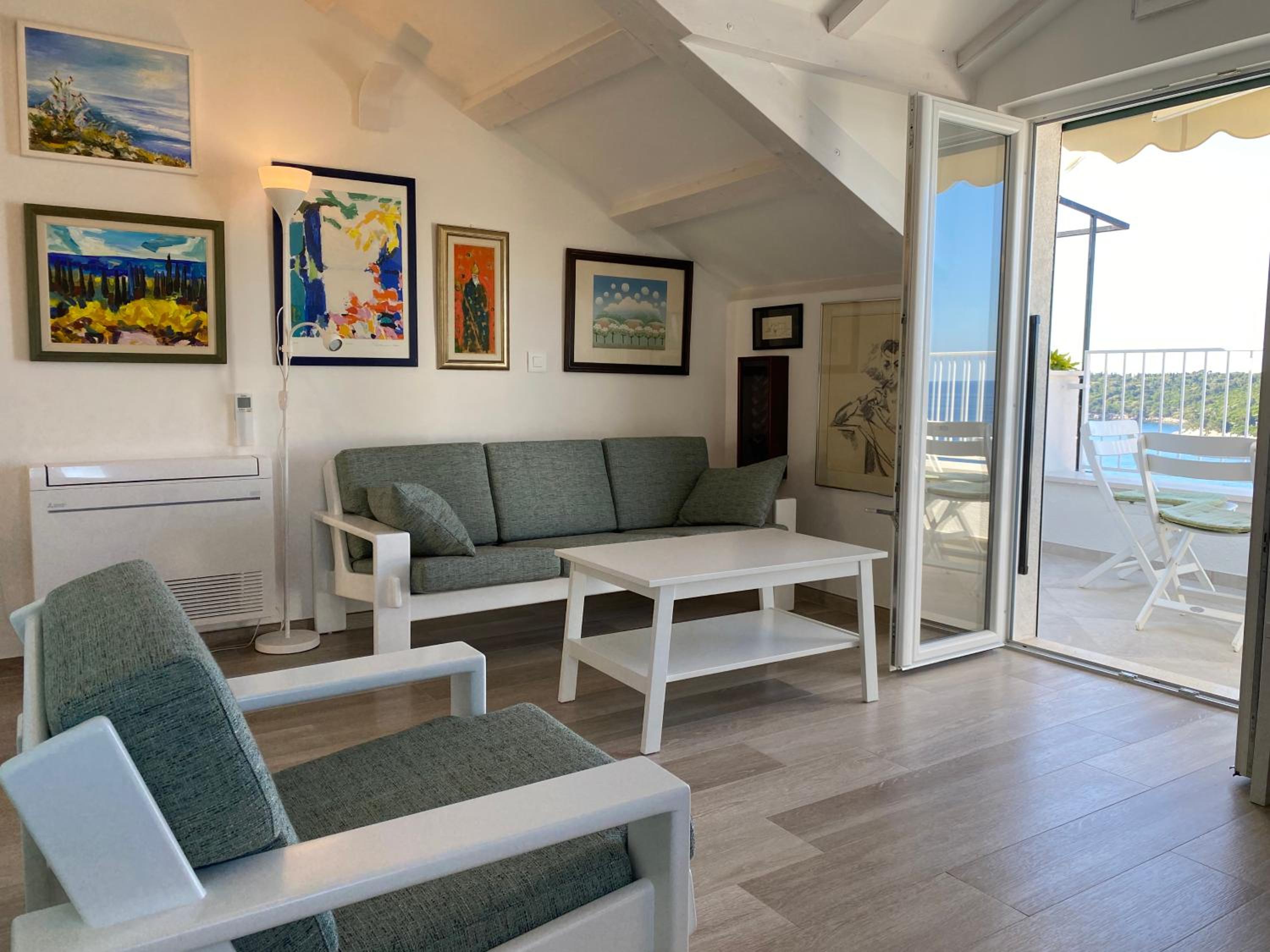 Apartment mit Balkon und Meerblick