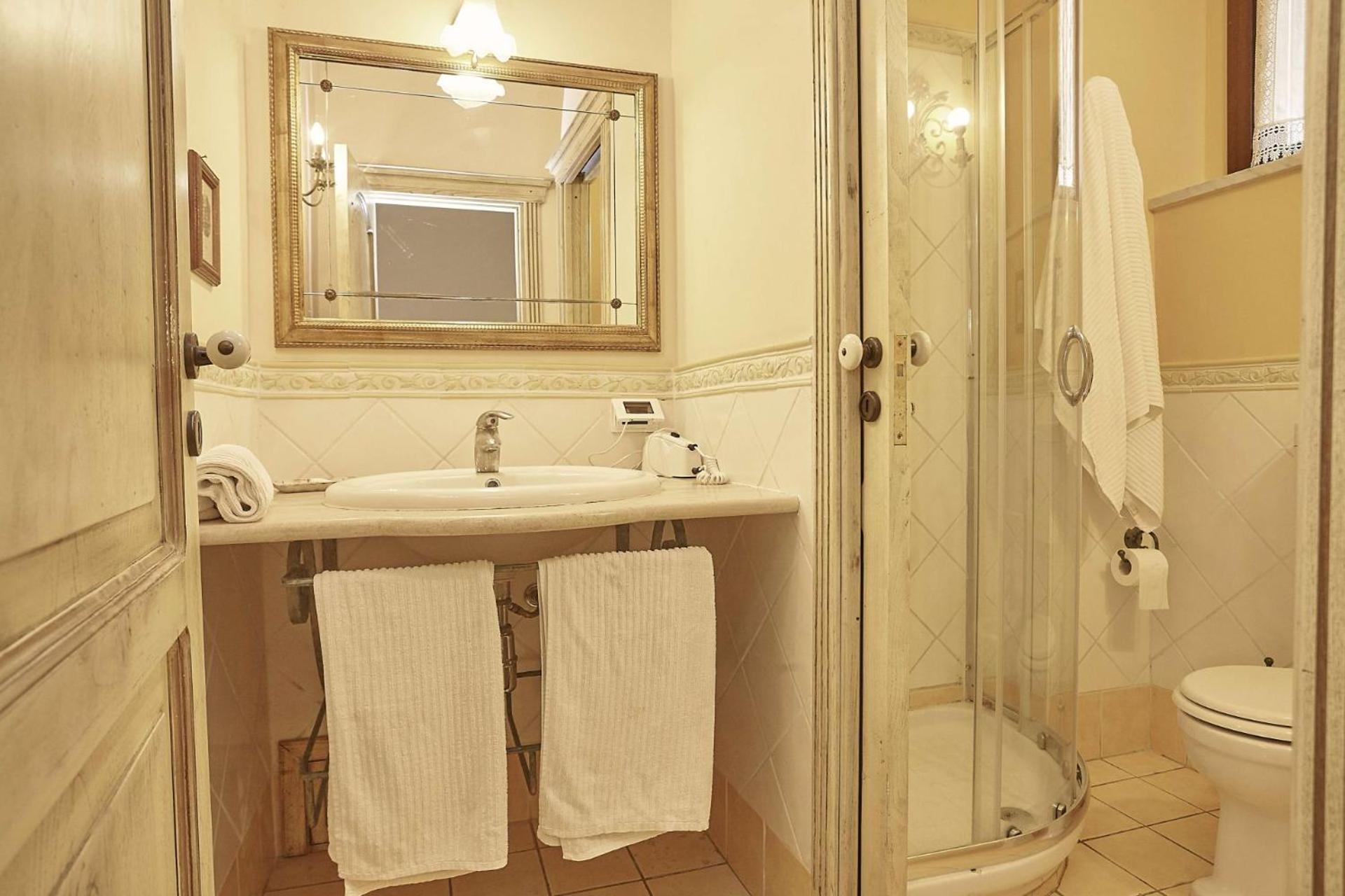 Deluxe Suite - Photo 4