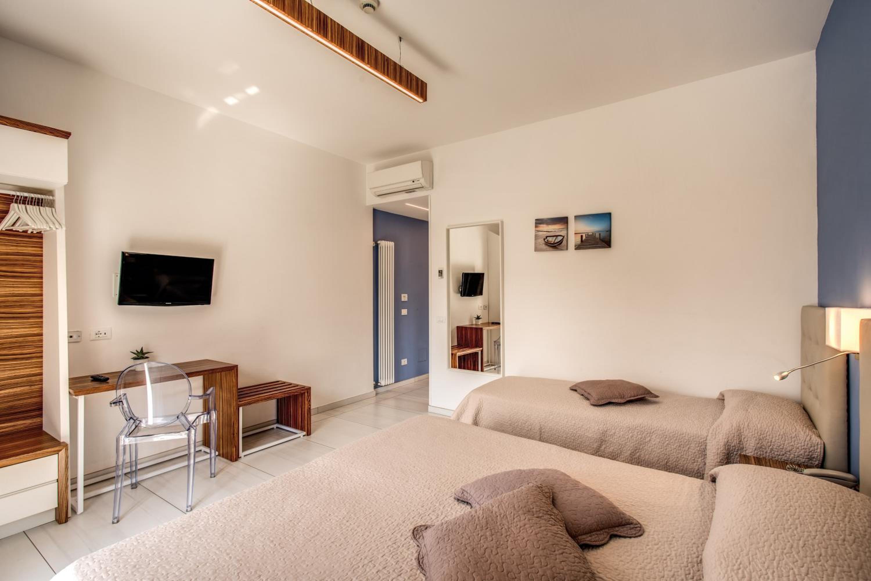 Triple Room - Photo 8