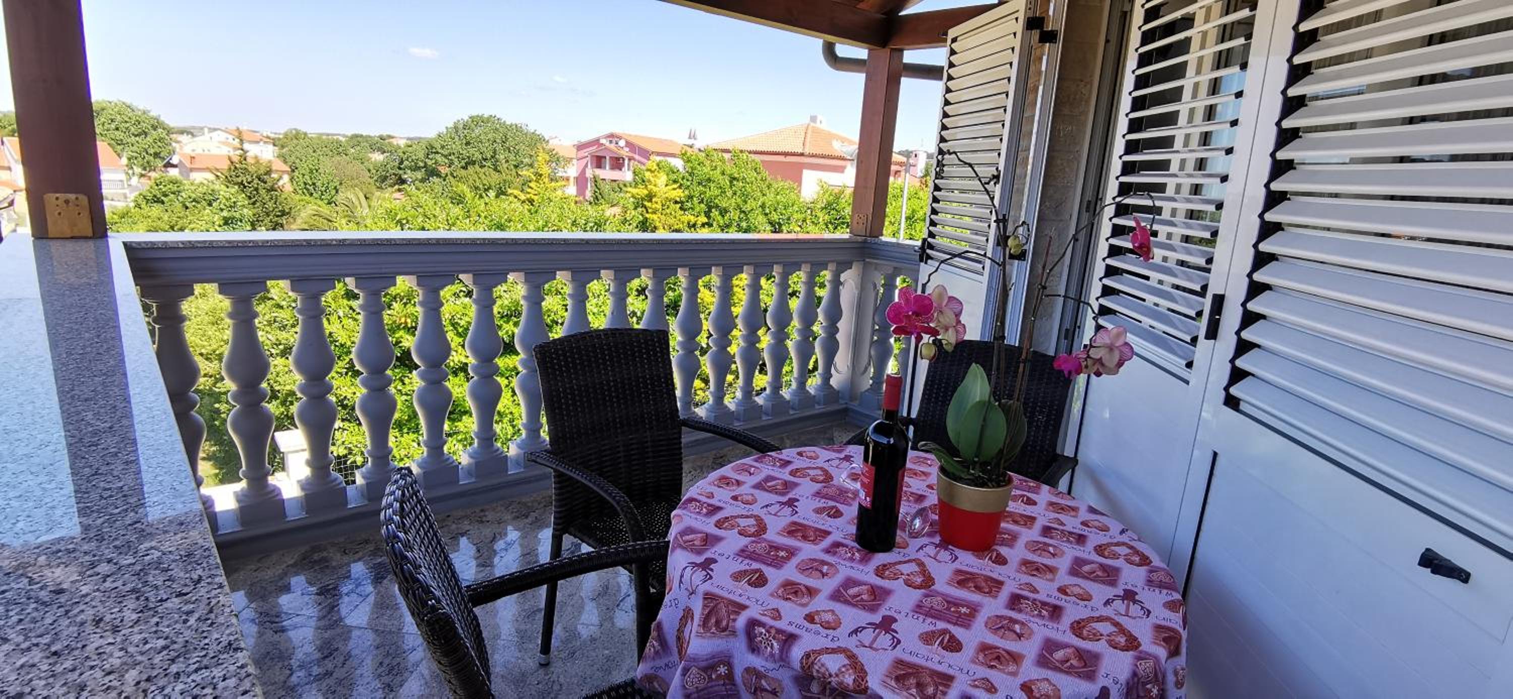 Apartment with Balcony - Photo 20