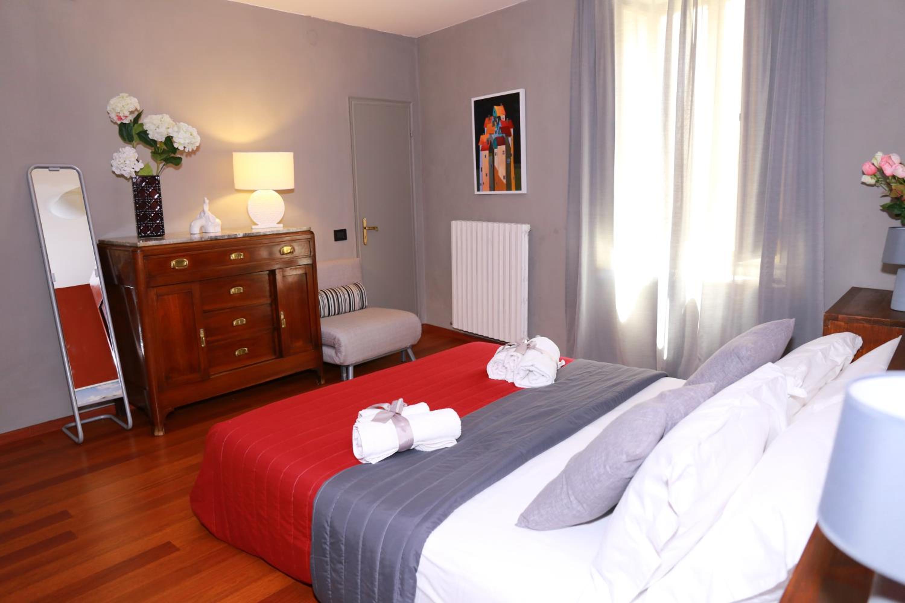 Double Room with Private Bathroom - Photo 8