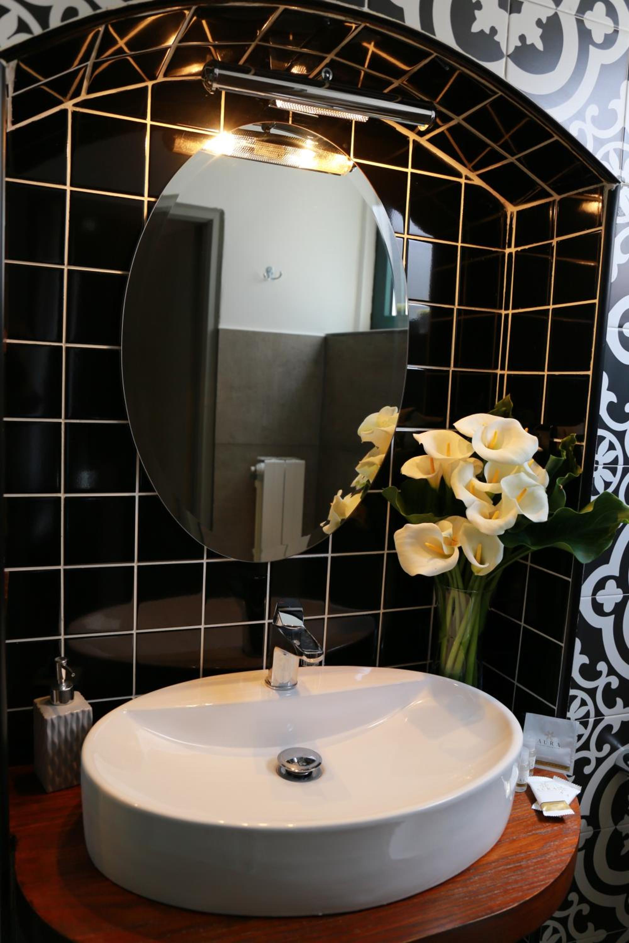 Double Room with Private Bathroom - Photo 3