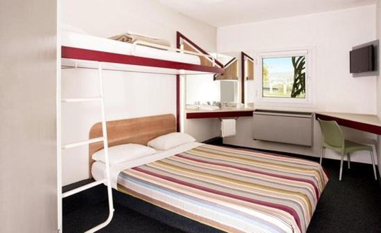 Standard Triple Room - Photo 3