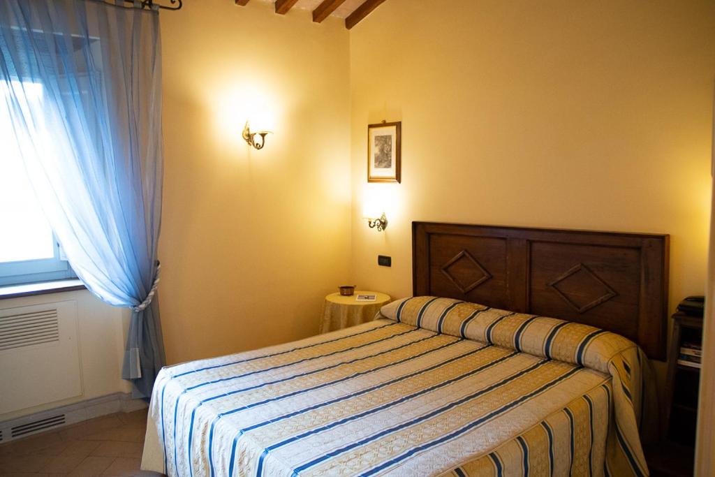 Standard Double Room - Photo 3