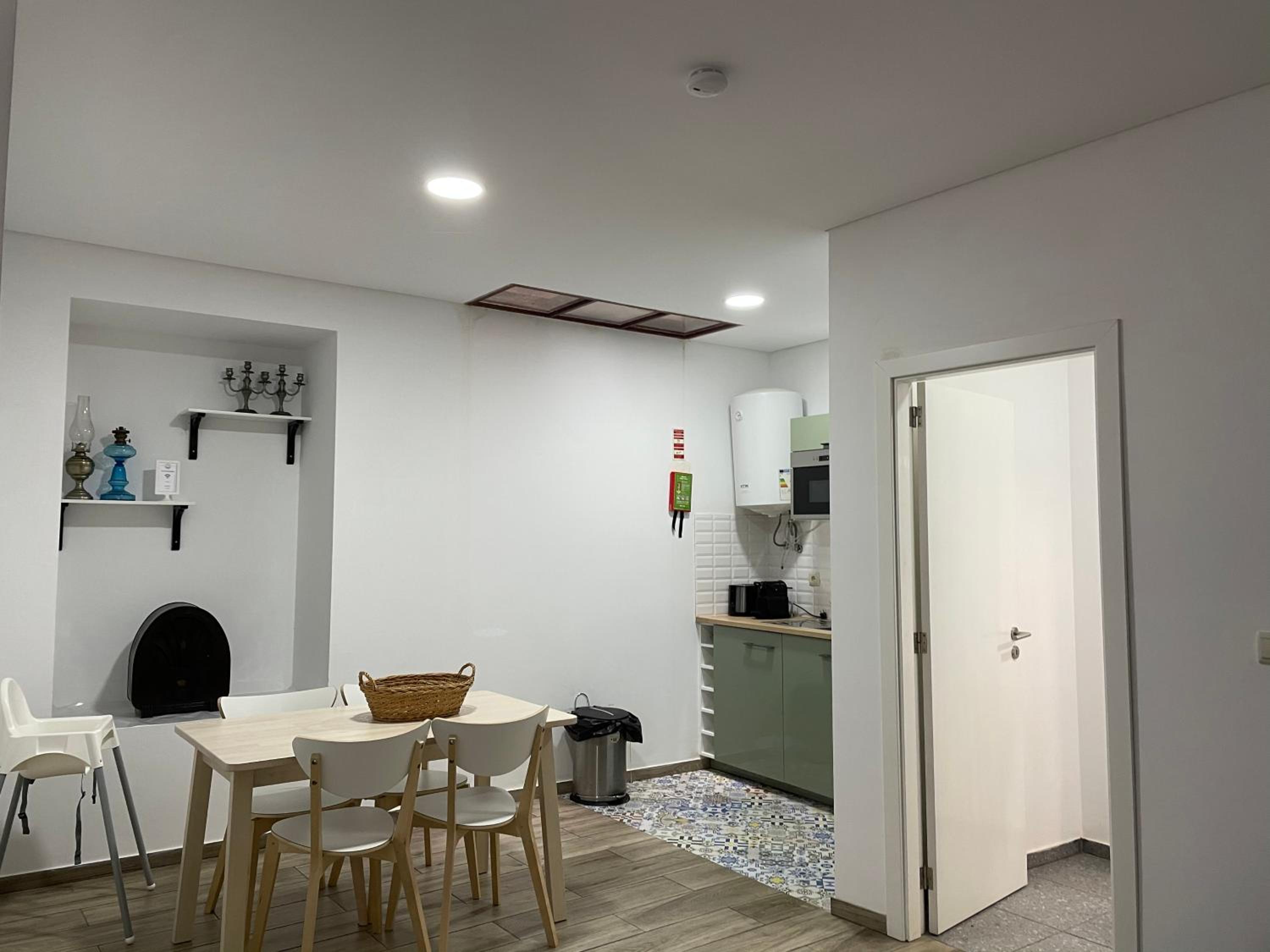 One-Bedroom Apartment - Photo 13