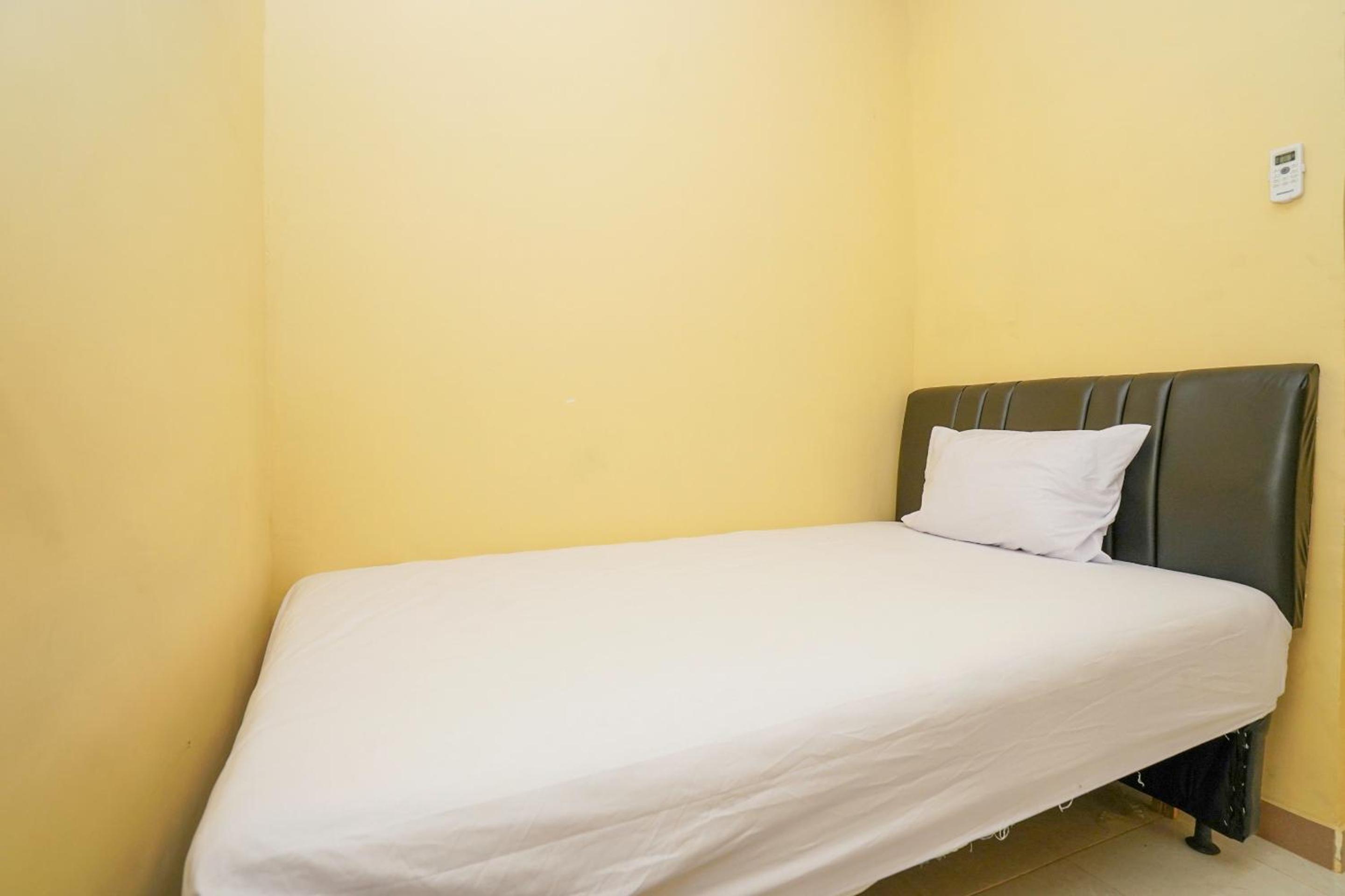 Budget Single Room photo 2