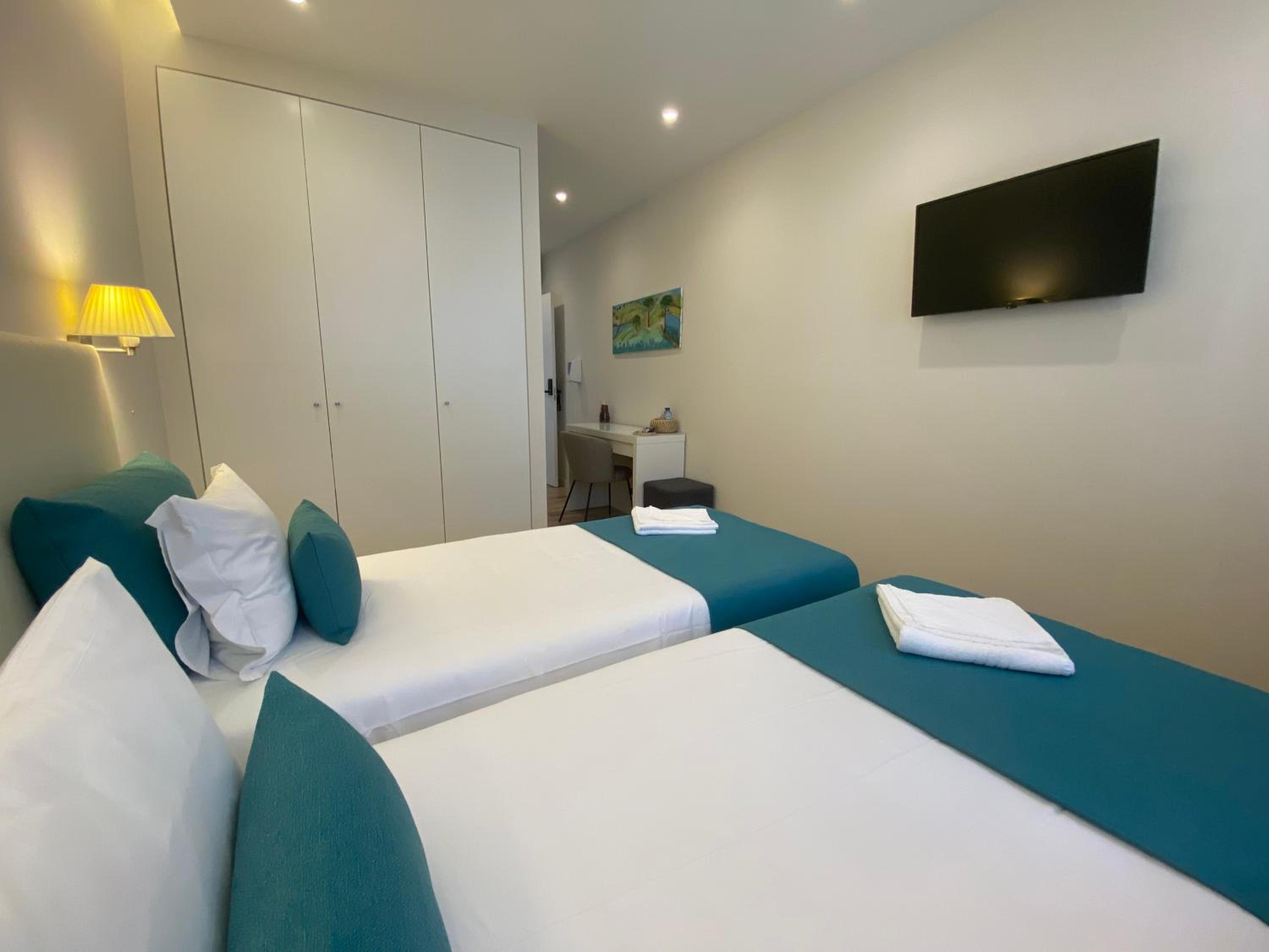 Double or Twin Room - Photo 6