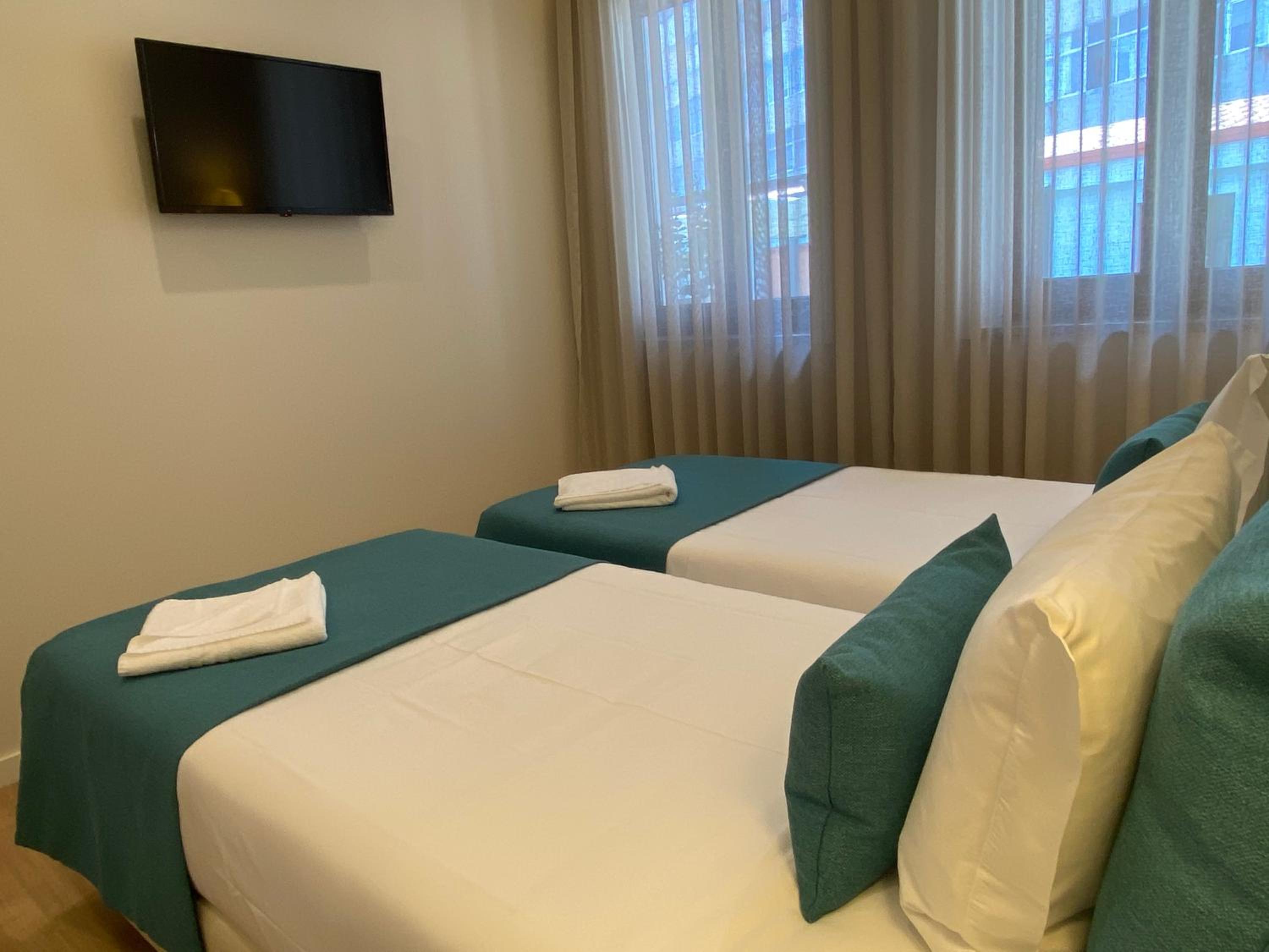 Double or Twin Room - Photo 8