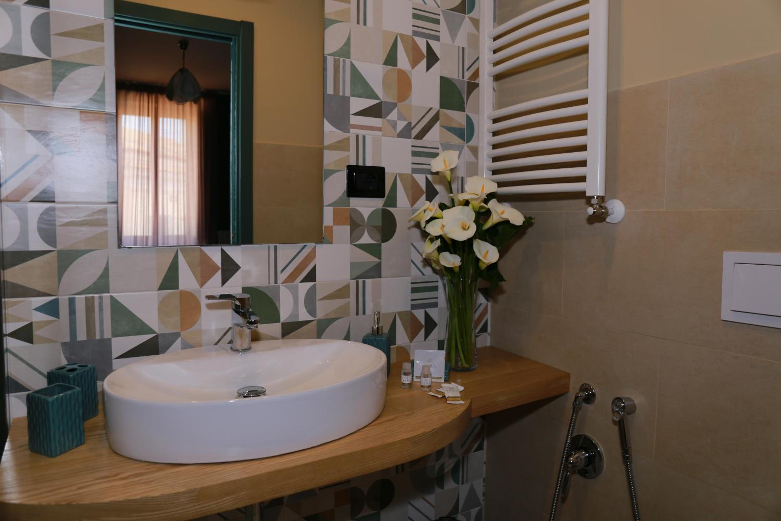 Double Room with Private Bathroom - Photo 13