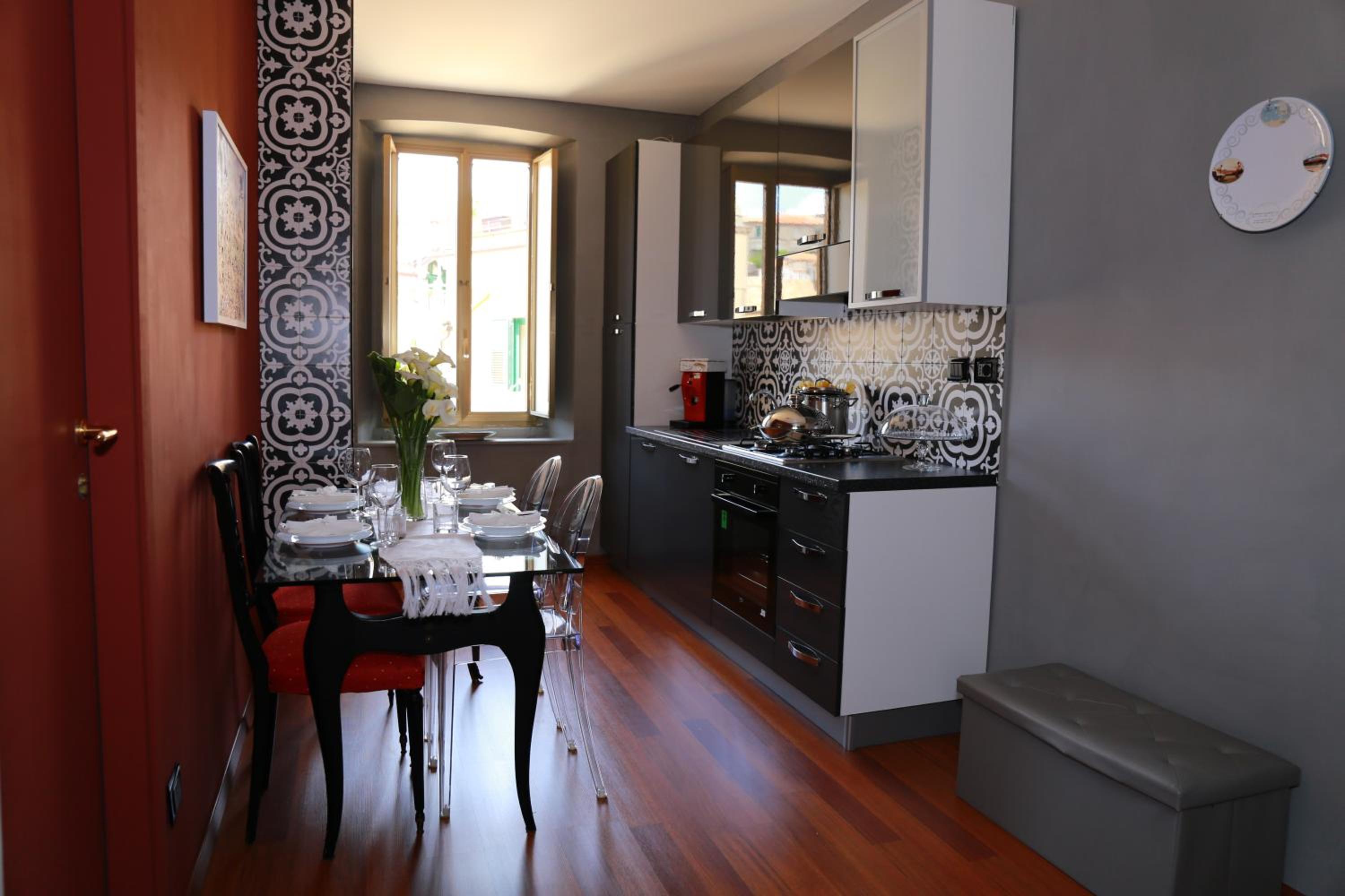 Double Room with Private Bathroom - Photo 16