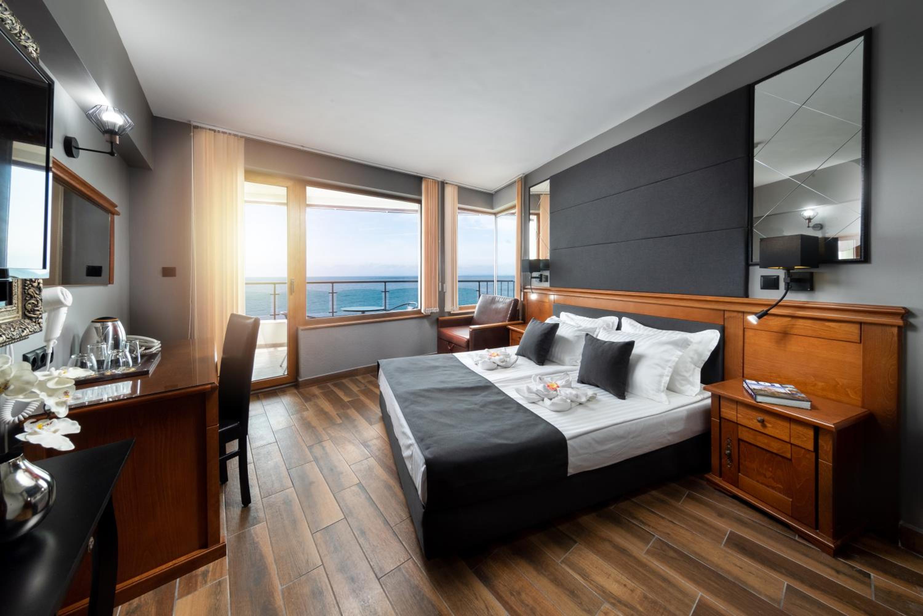 Double Room with Sea View photo 1