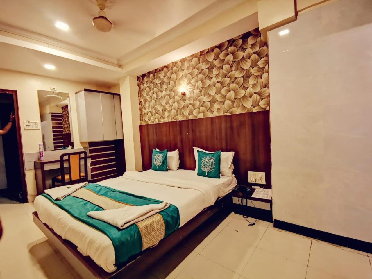 Deluxe Room - Photo 5