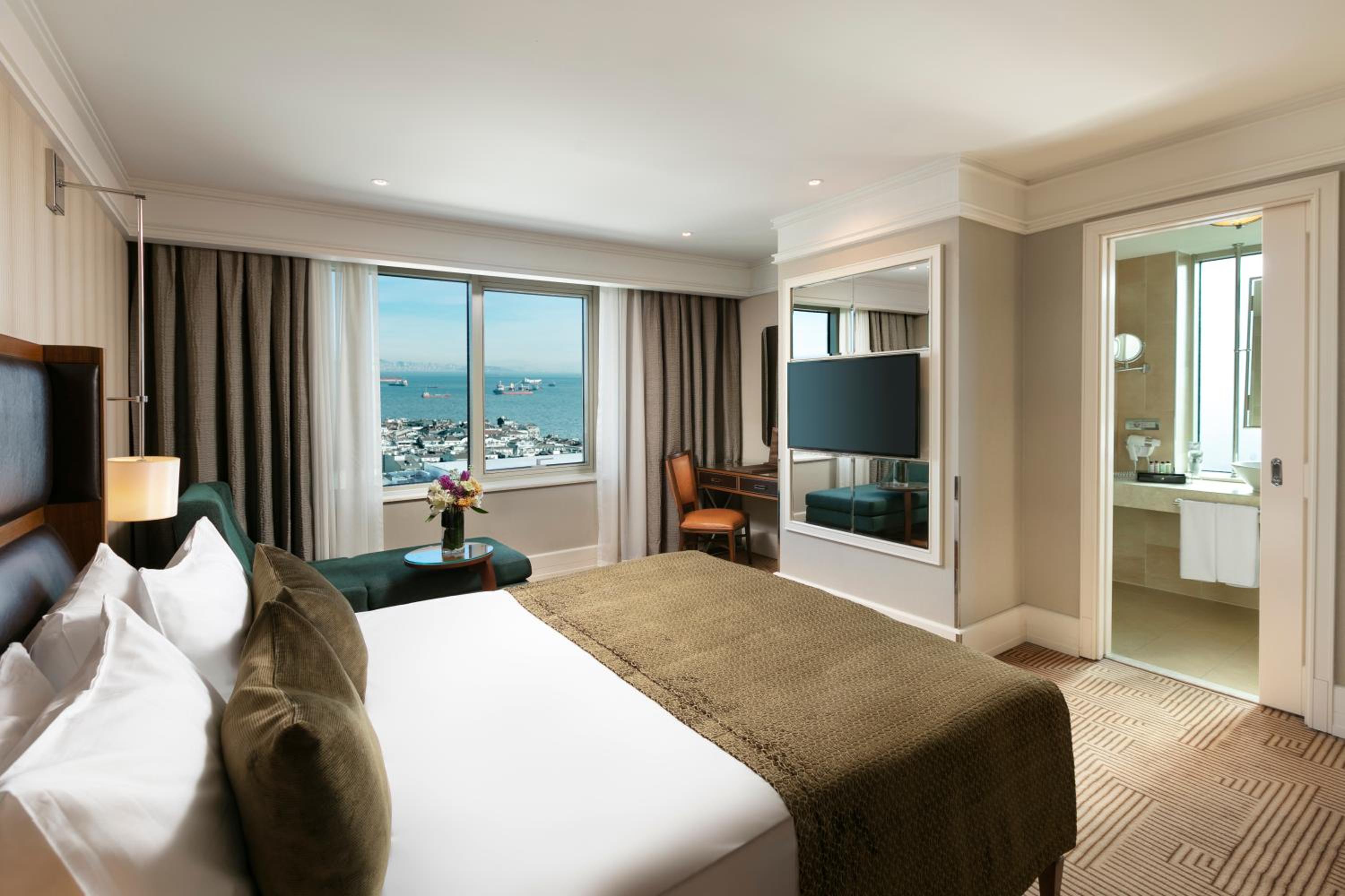 Superior Double or Twin Room with Sea View photo 3