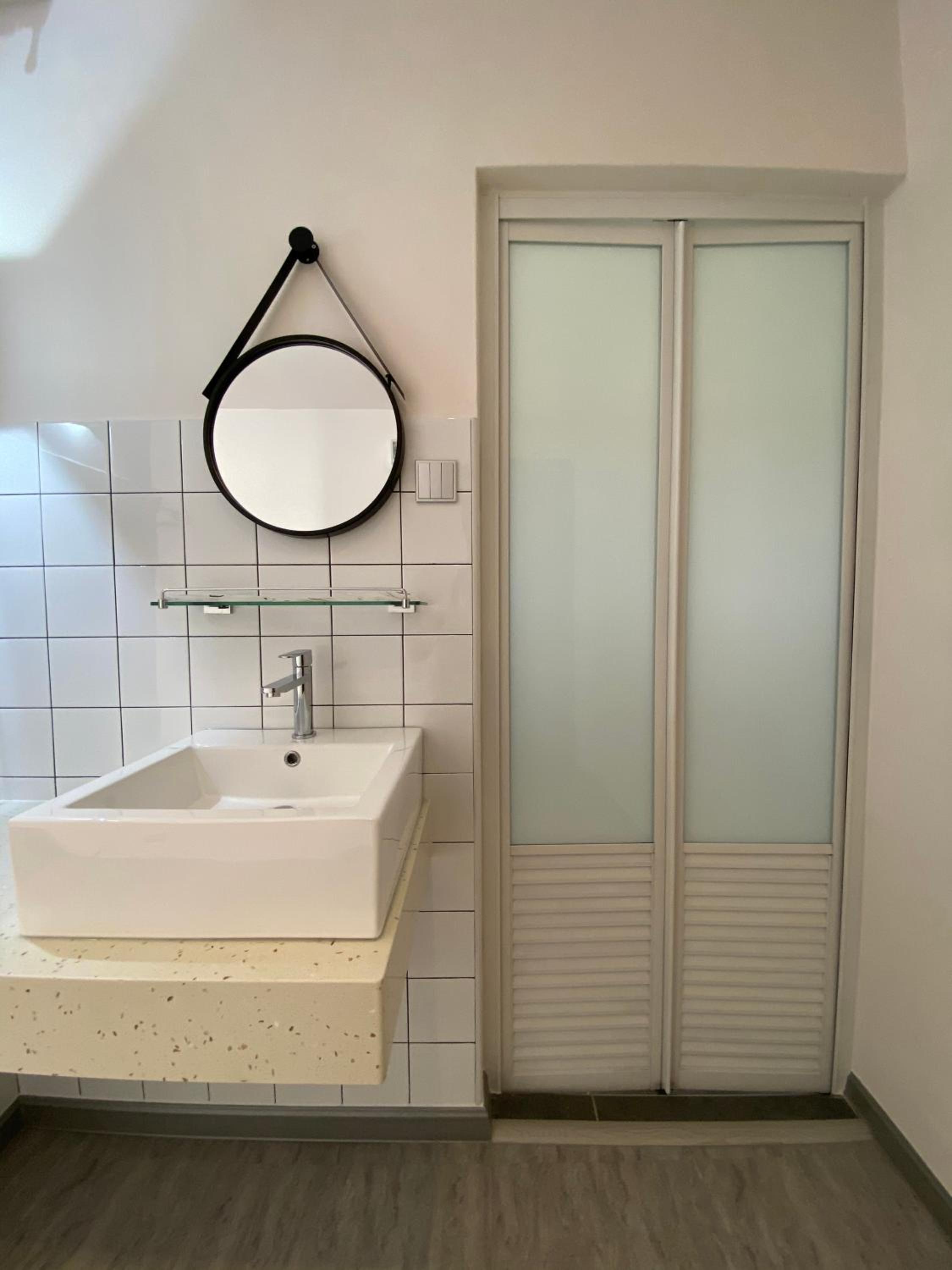 Deluxe Triple Window - Photo 5