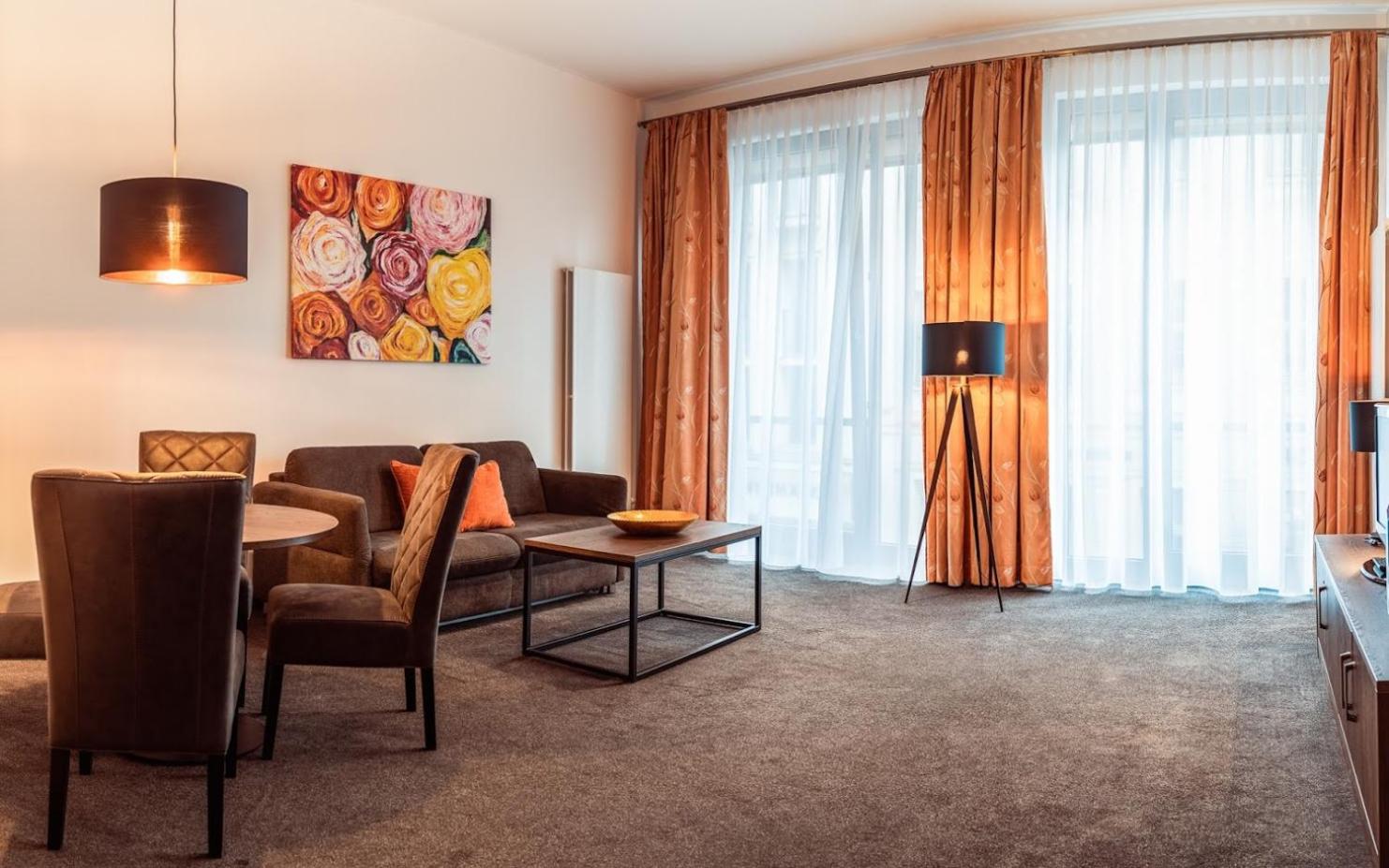 One-Bedroom Apartment - Photo 7