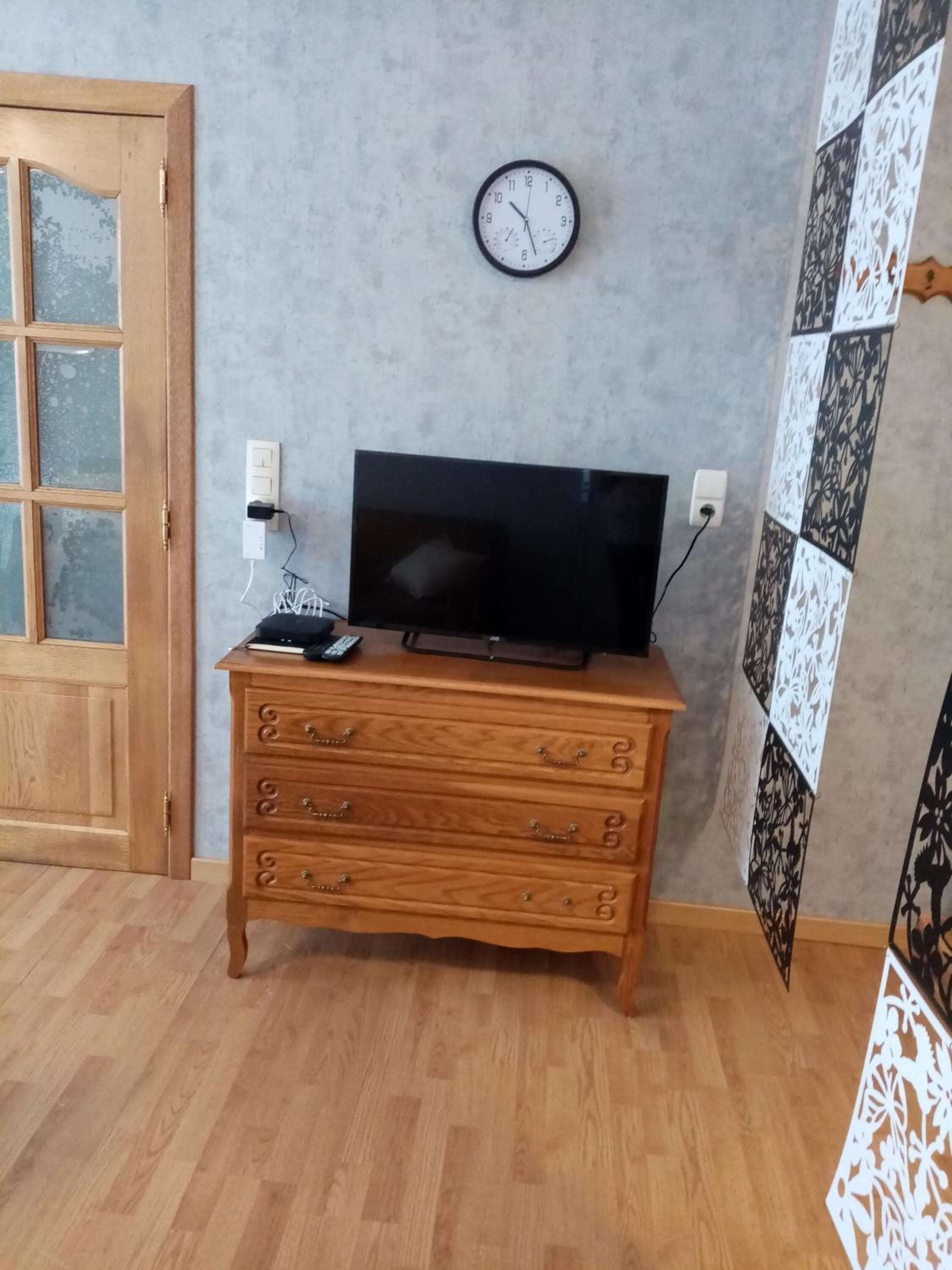 One-Bedroom Apartment - Photo 1
