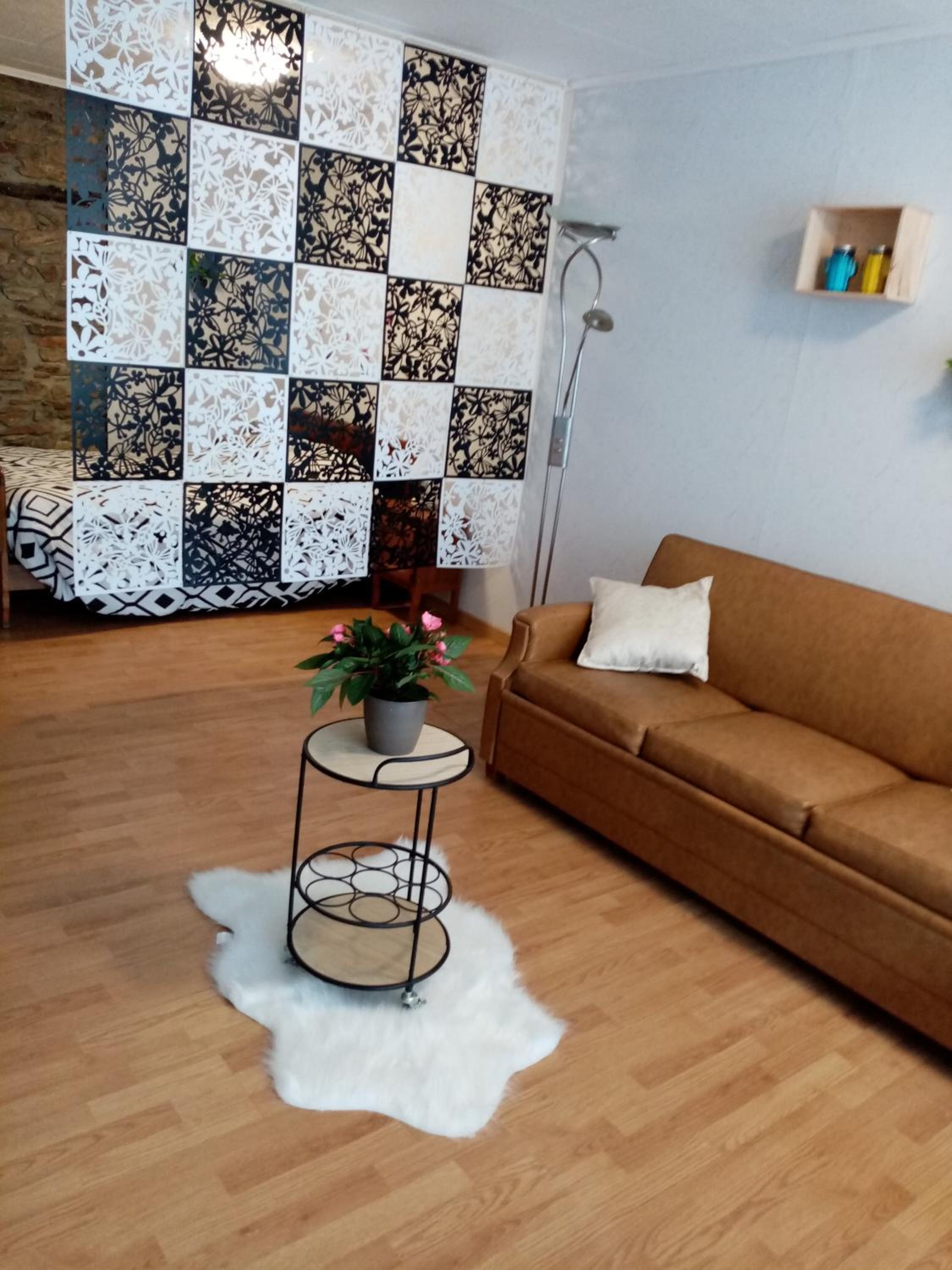 One-Bedroom Apartment - Photo 4
