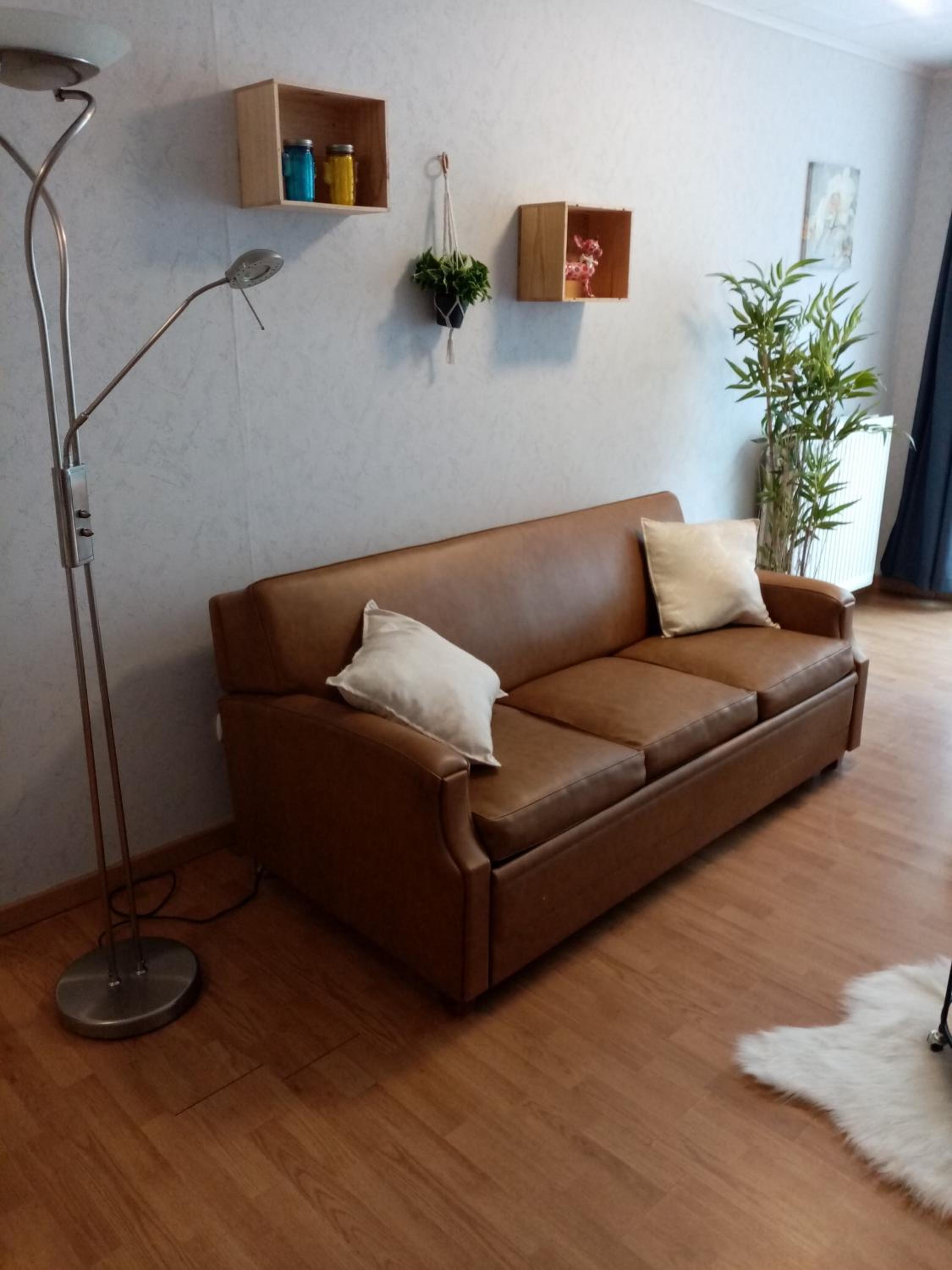 One-Bedroom Apartment - Photo 6