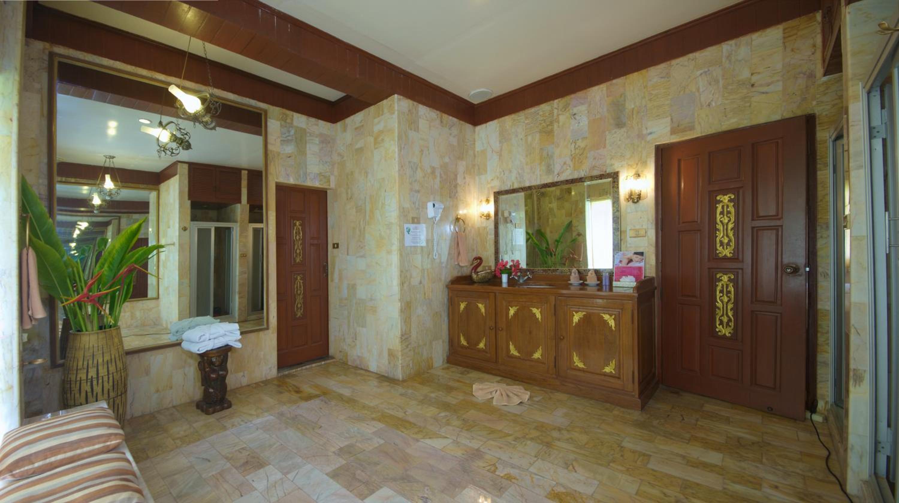 Family Villa with Sea View - Photo 3