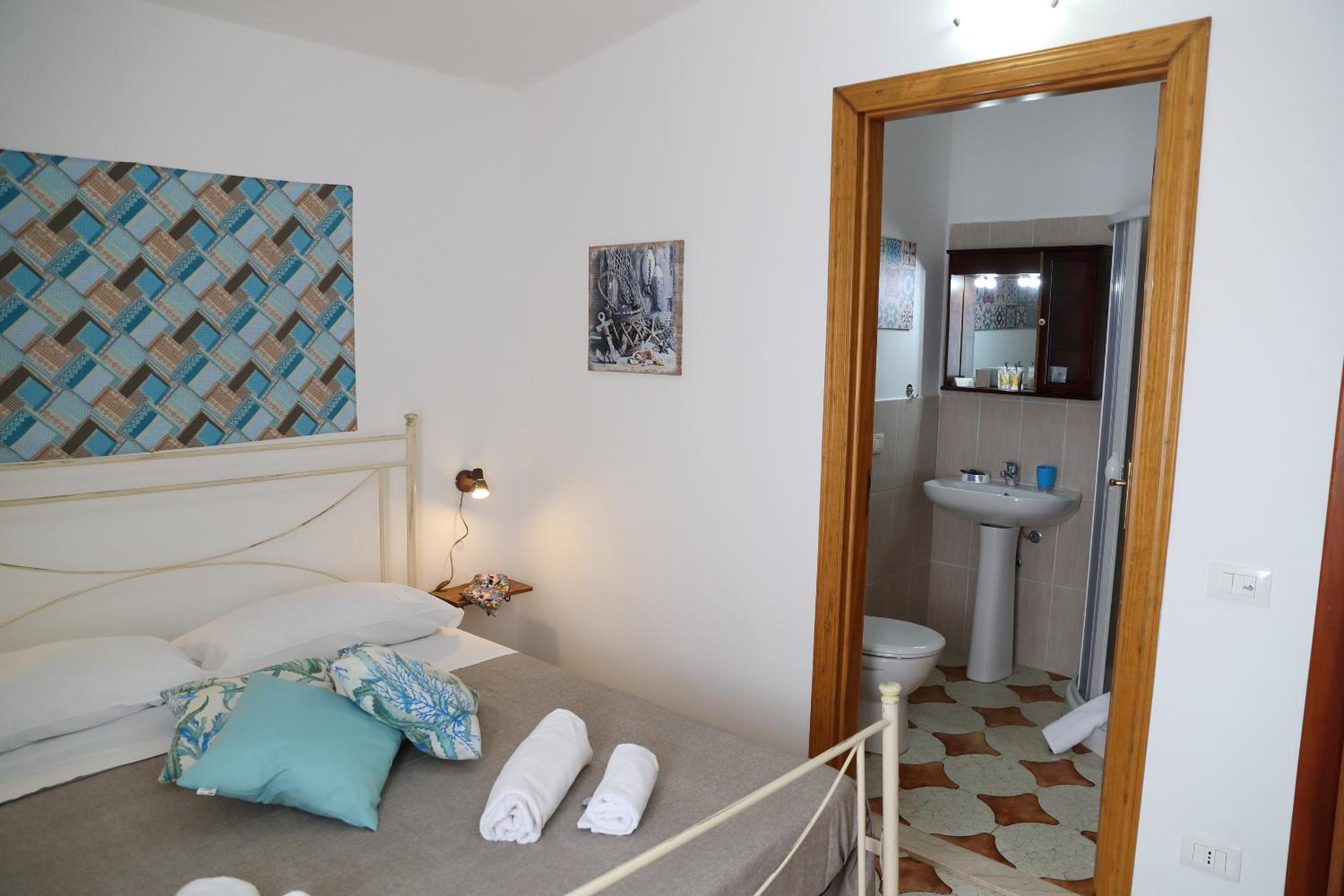 Standard Double Room photo 2