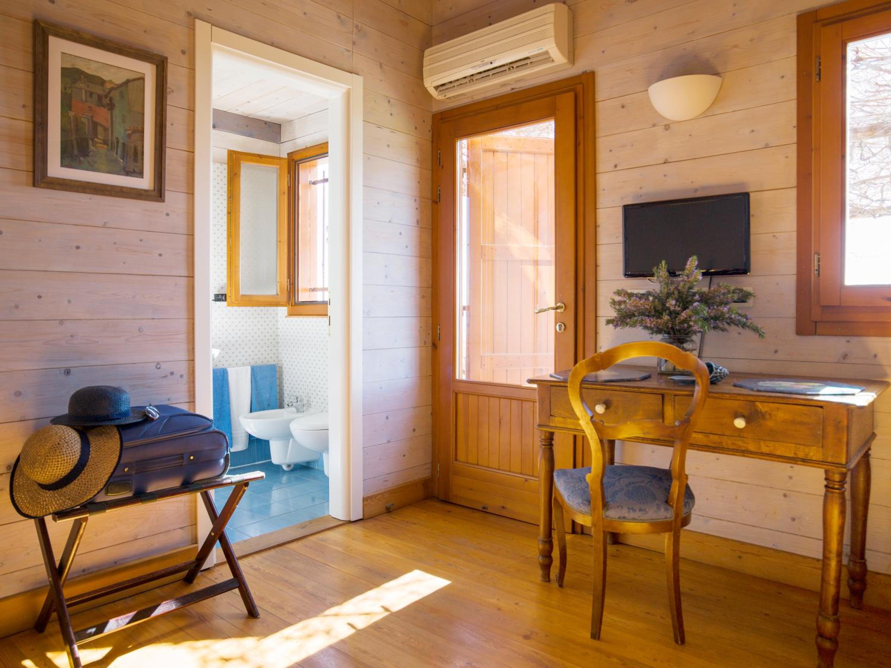 One-Bedroom Apartment with Sea View photo 1