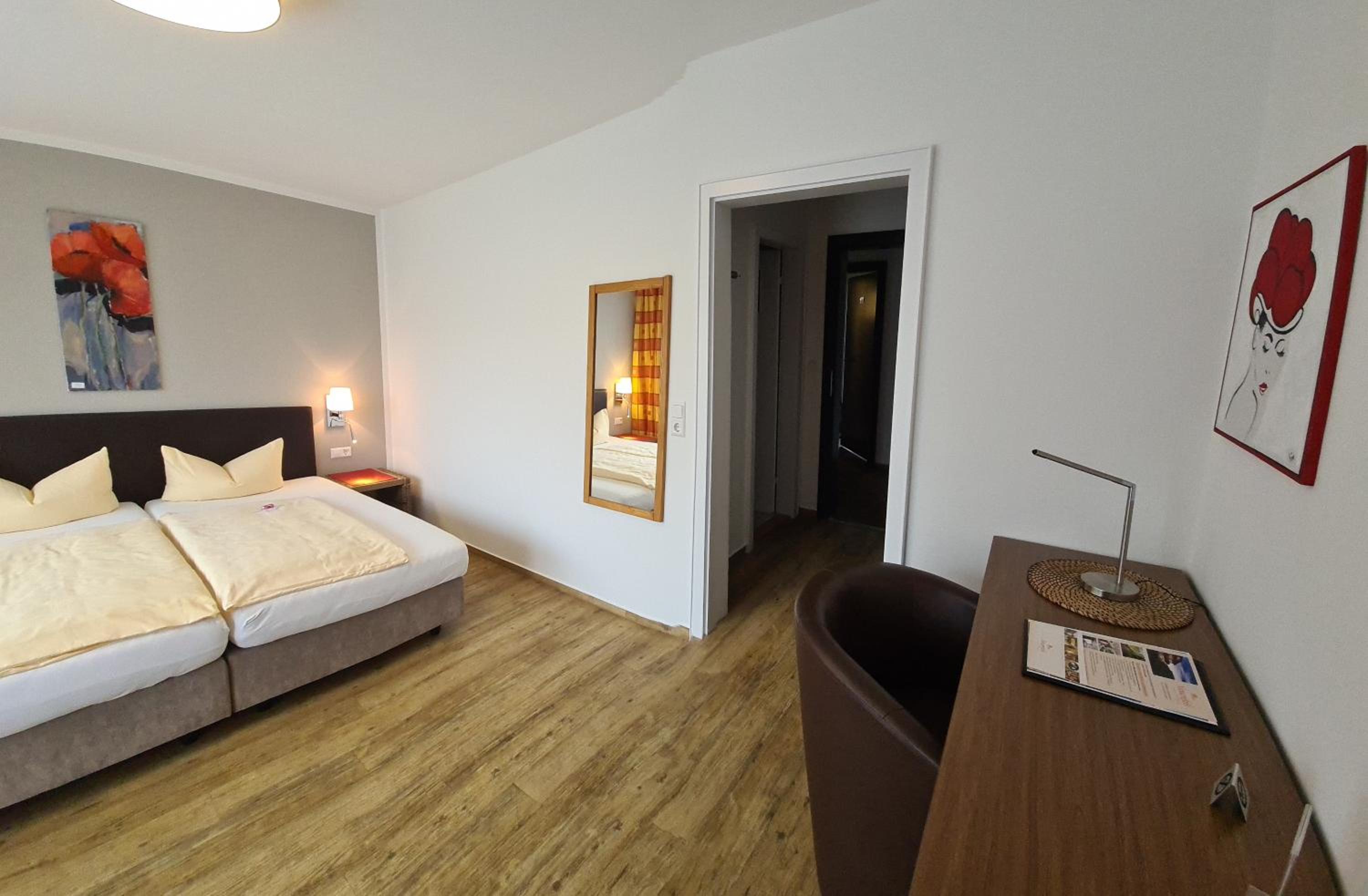 Standard Double Room - Photo 2