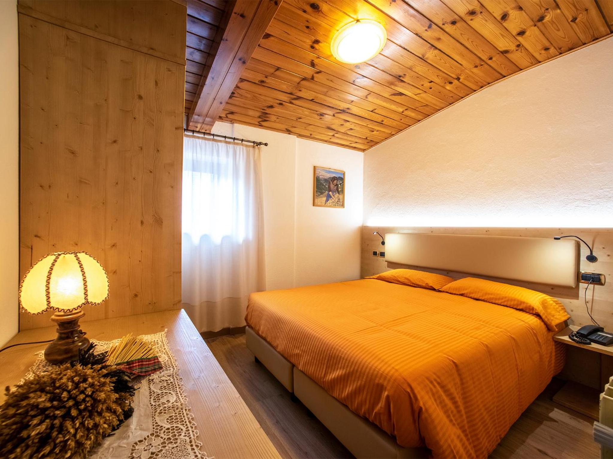 Economy Twin Room - Photo 4
