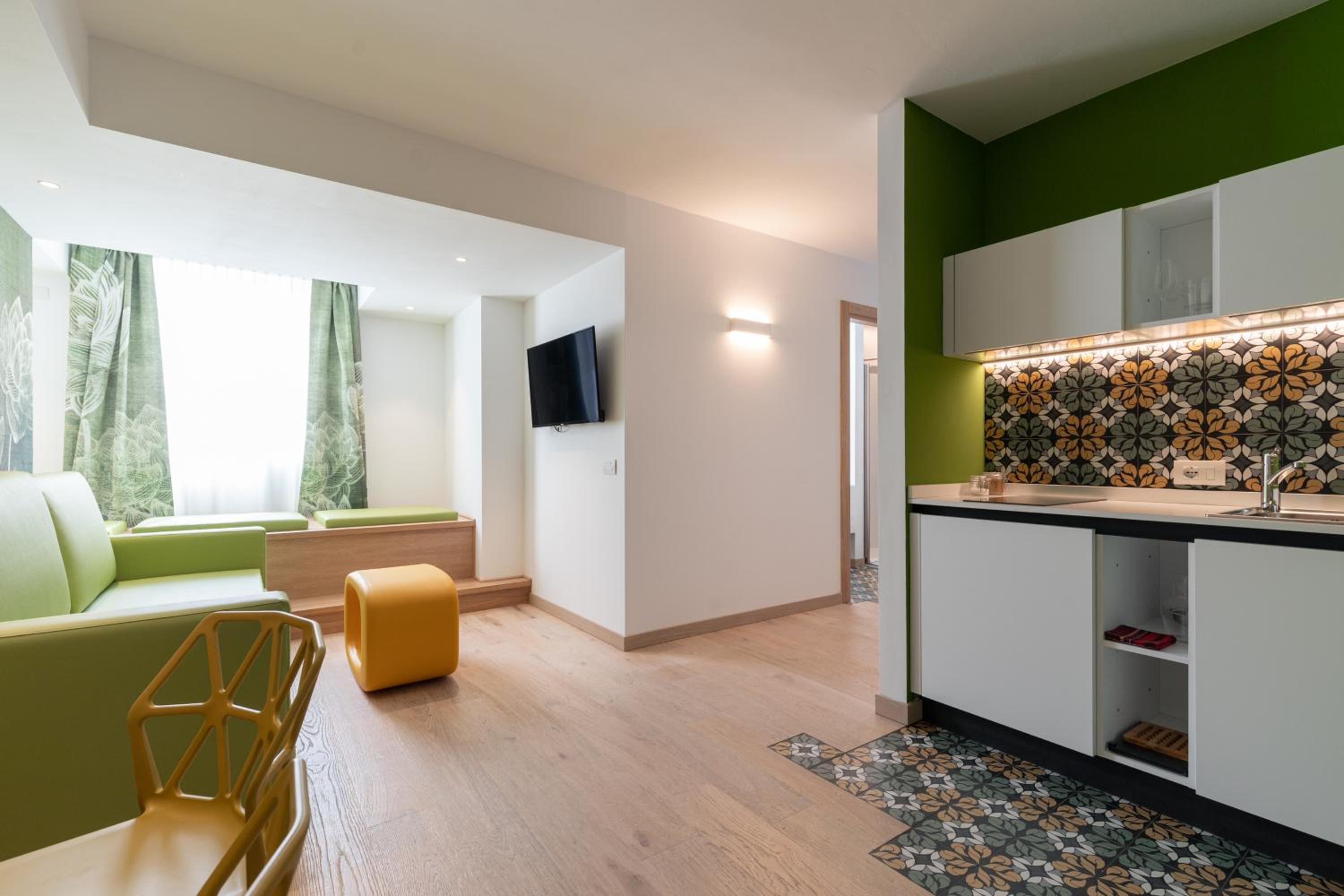 Deluxe Apartment