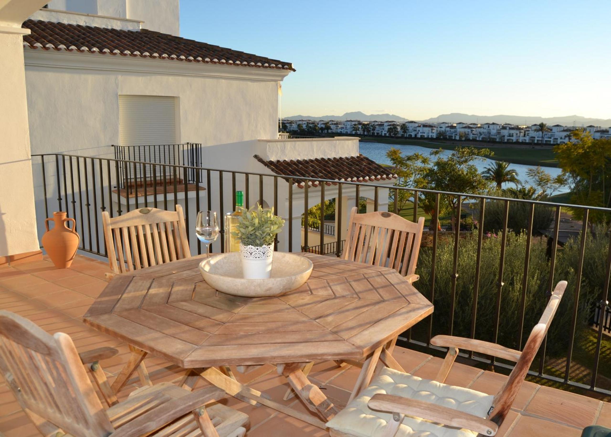 Apartment With Lake View photo 2