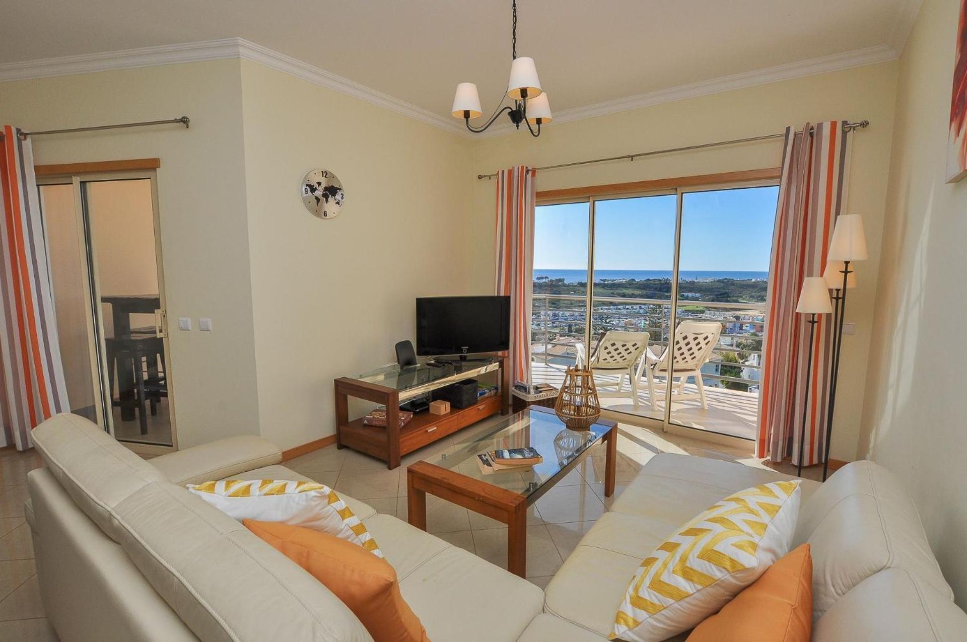 Apartment with Sea View - Photo 5