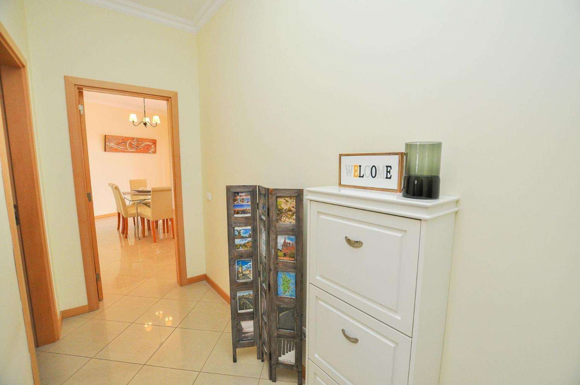 Apartment with Sea View - Photo 8