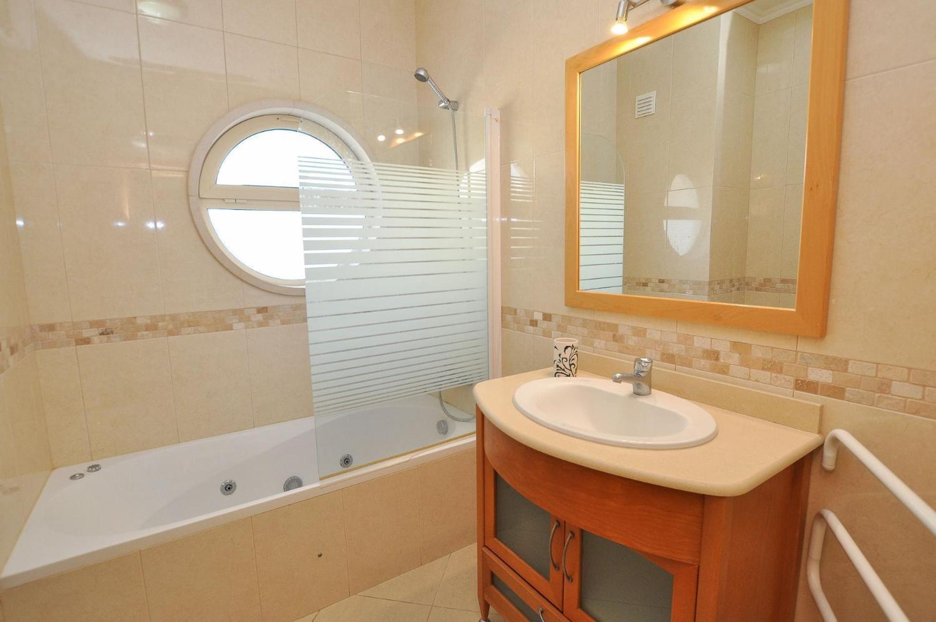 Apartment with Sea View - Photo 14